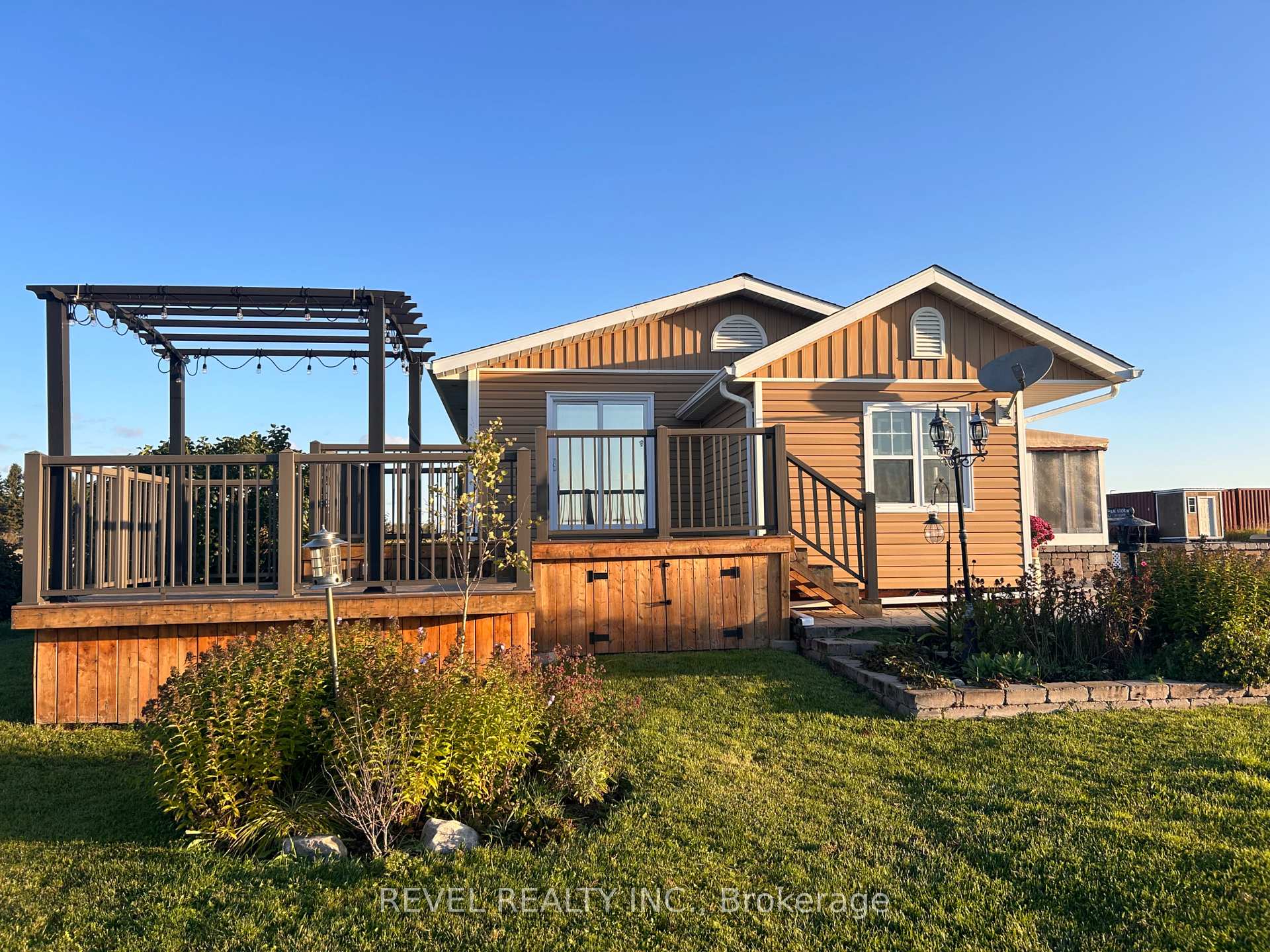 Photo 2 of 1356 Highway 11 S, Cochrane — HOMEH