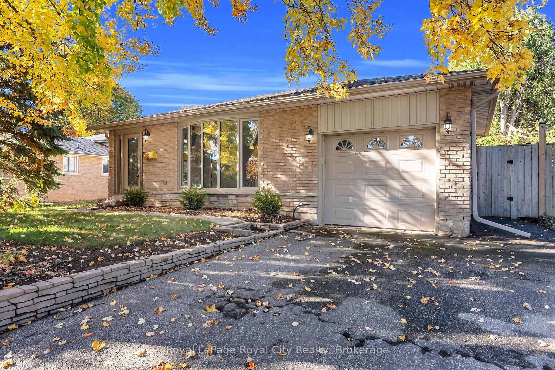 Photo 2 of 56 Forest Drive, Brant, Paris — HOMEH