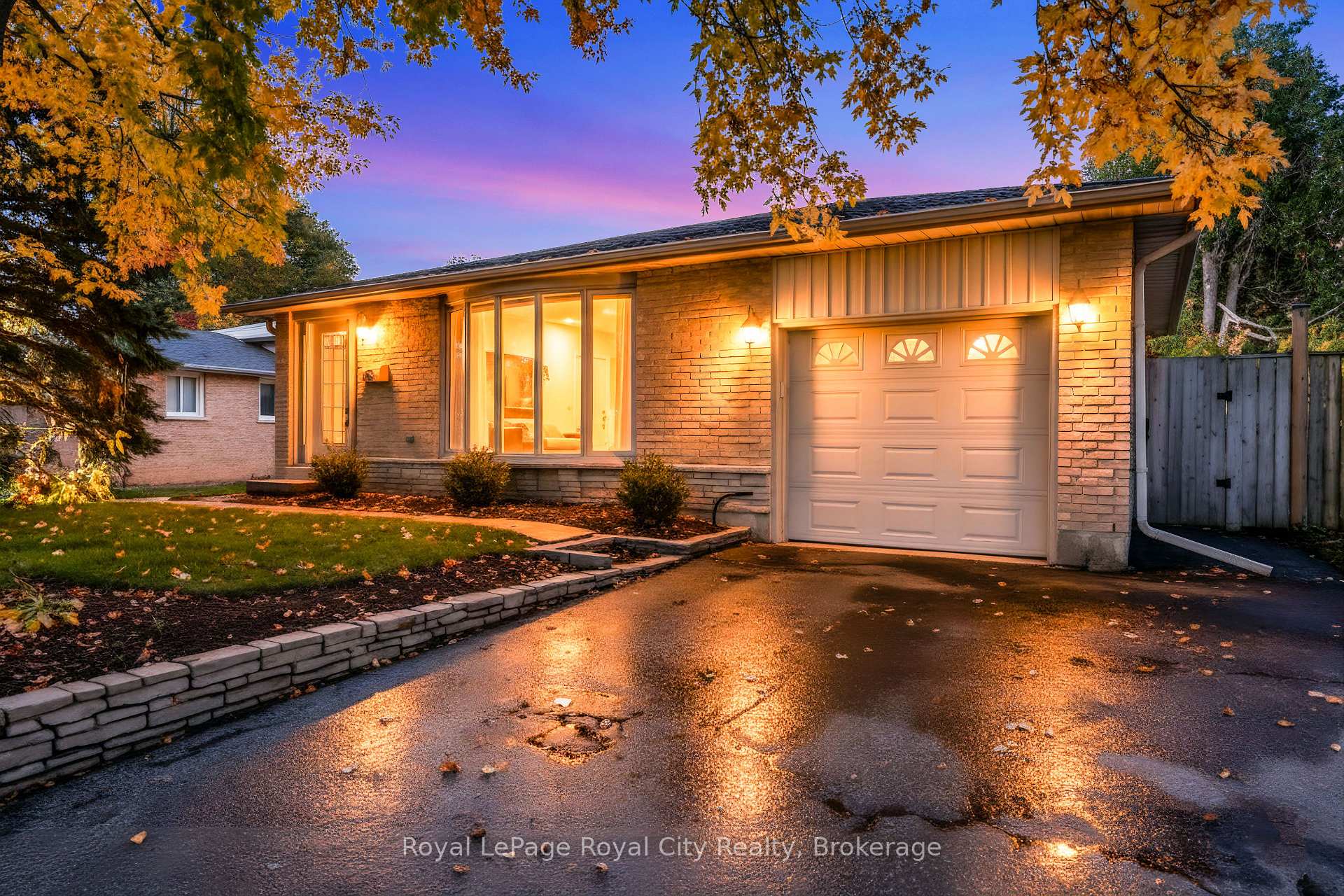 Photo 3 of 56 Forest Drive, Brant, Paris — HOMEH