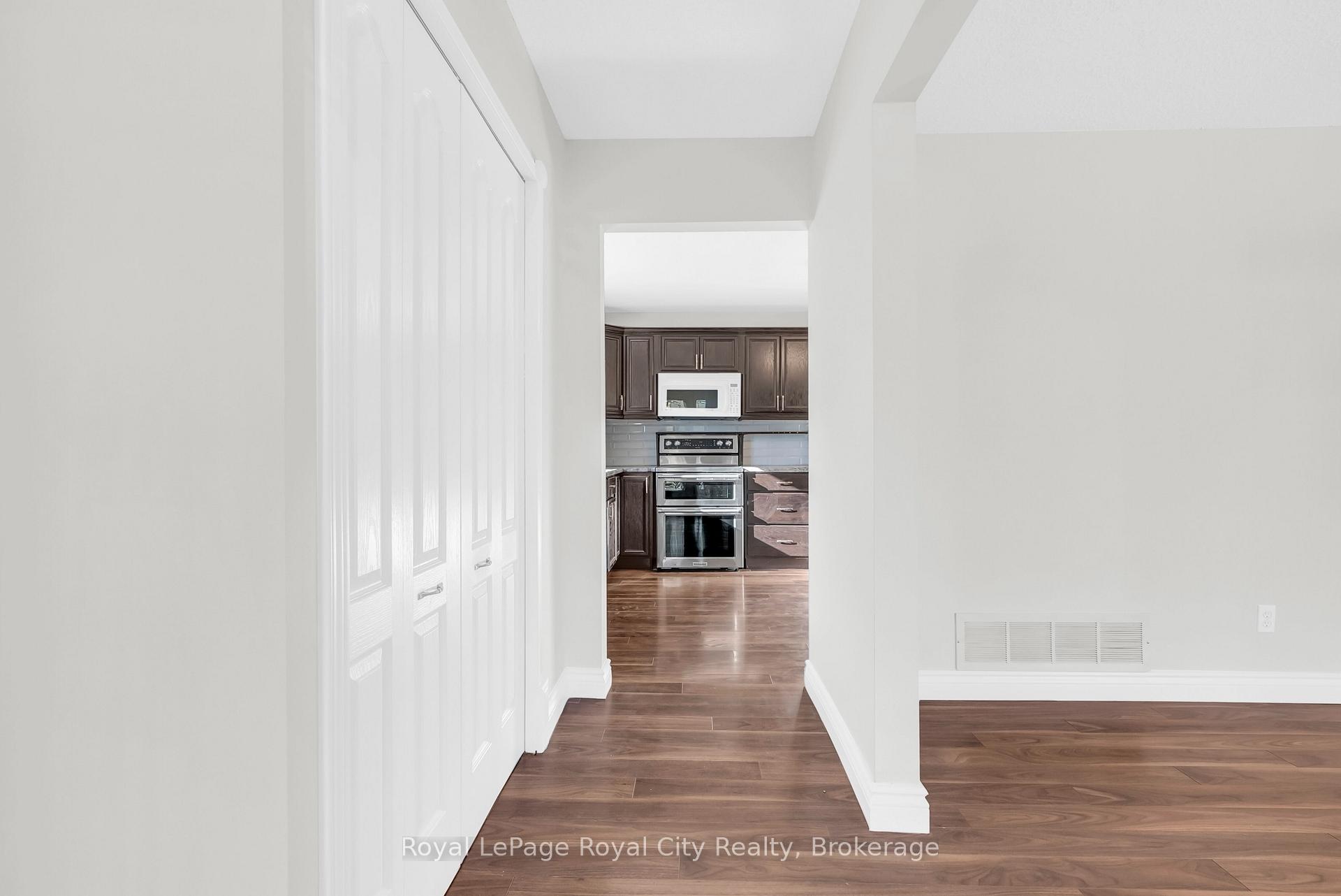 Photo 7 of 56 Forest Drive, Brant, Paris — HOMEH