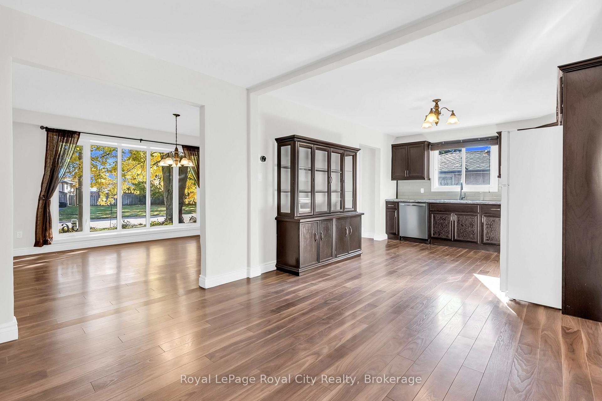 Photo 17 of 56 Forest Drive, Brant, Paris — HOMEH