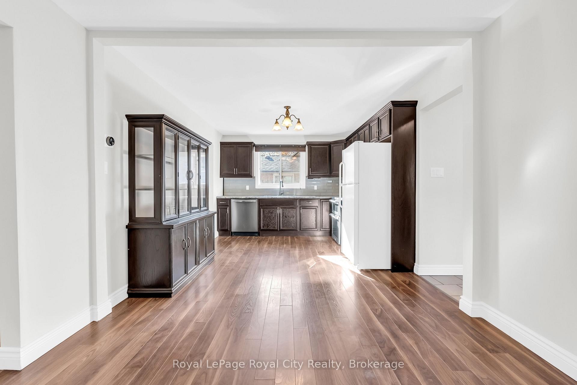 Photo 14 of 56 Forest Drive, Brant, Paris — HOMEH