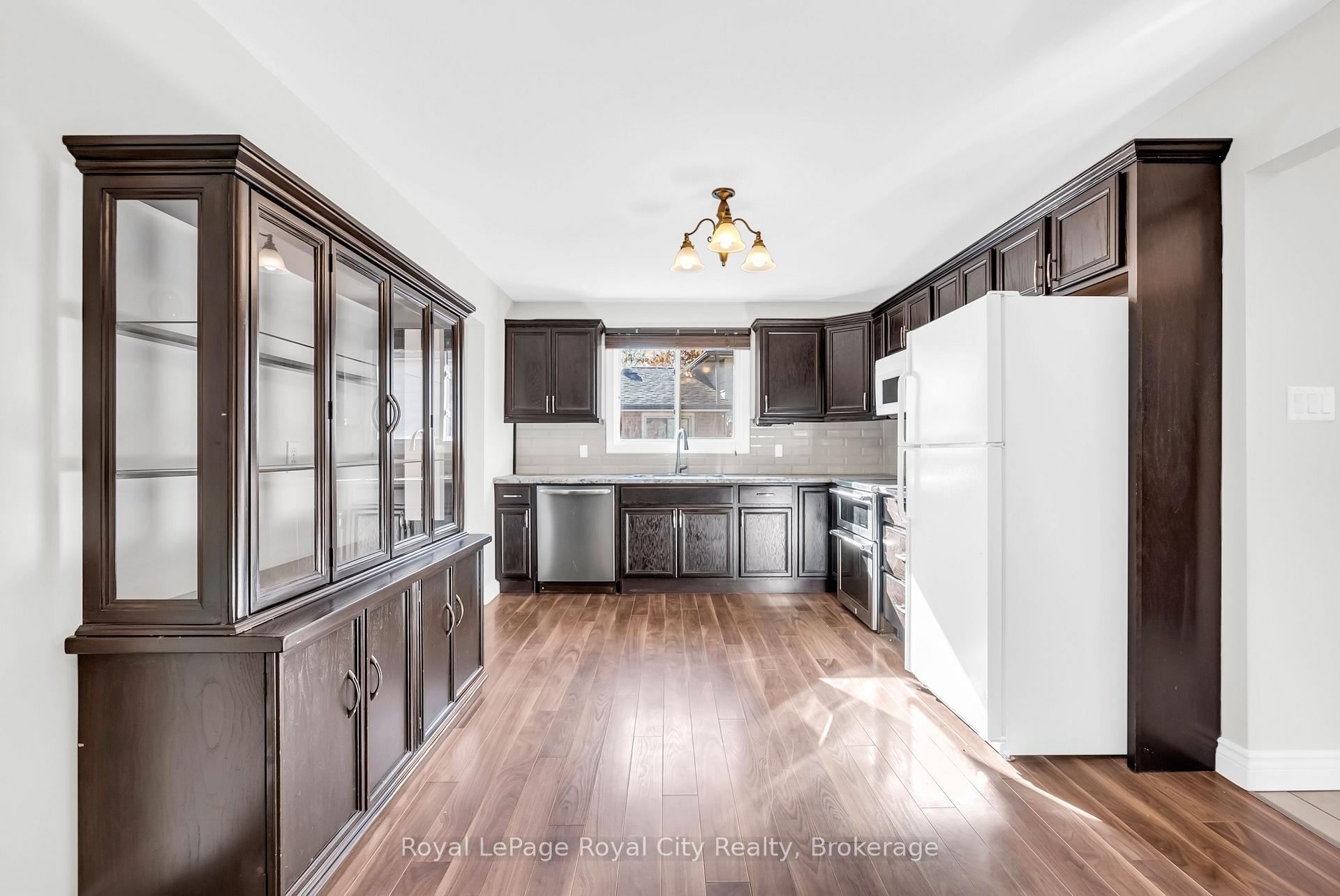 Photo 18 of 56 Forest Drive, Brant, Paris — HOMEH