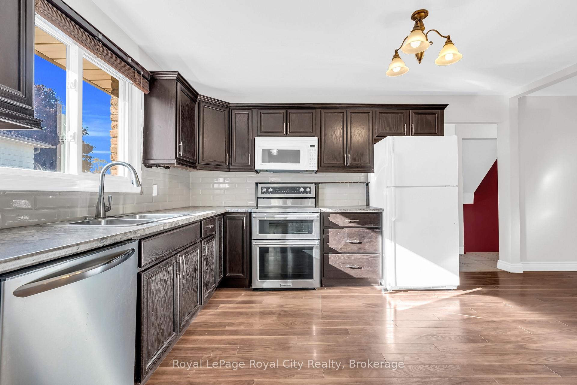 Photo 23 of 56 Forest Drive, Brant, Paris — HOMEH