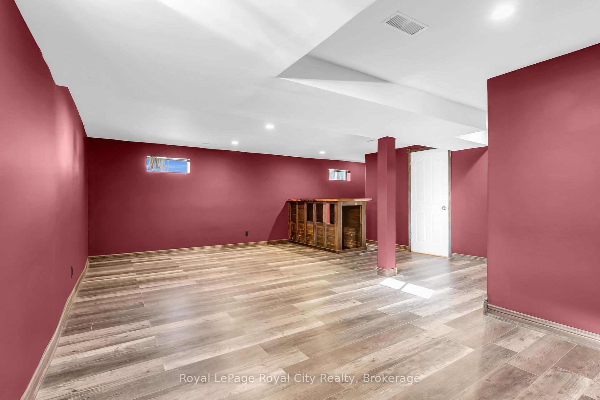 Photo 33 of 56 Forest Drive, Brant, Paris — HOMEH