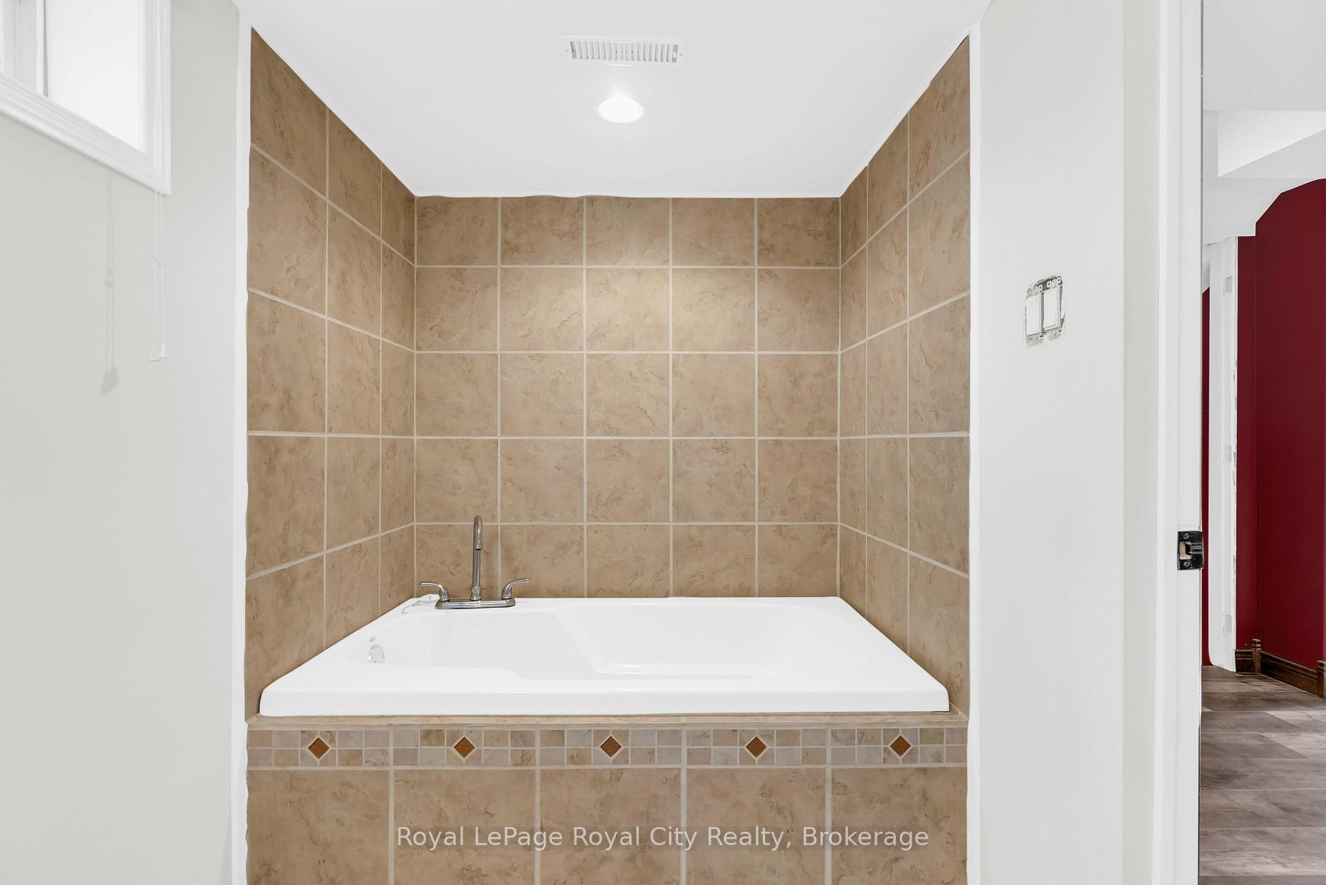Photo 36 of 56 Forest Drive, Brant, Paris — HOMEH