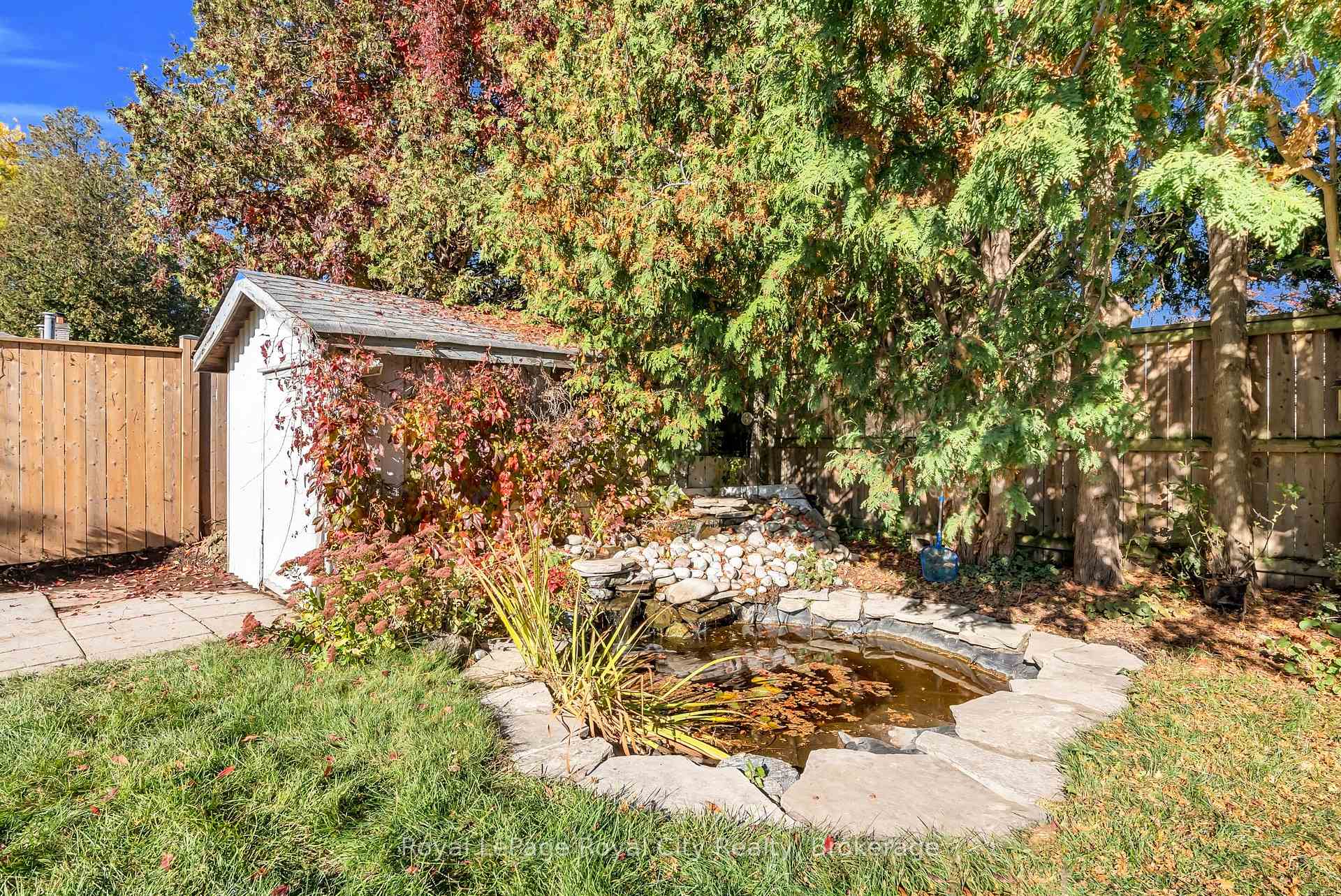 Photo 43 of 56 Forest Drive, Brant, Paris — HOMEH
