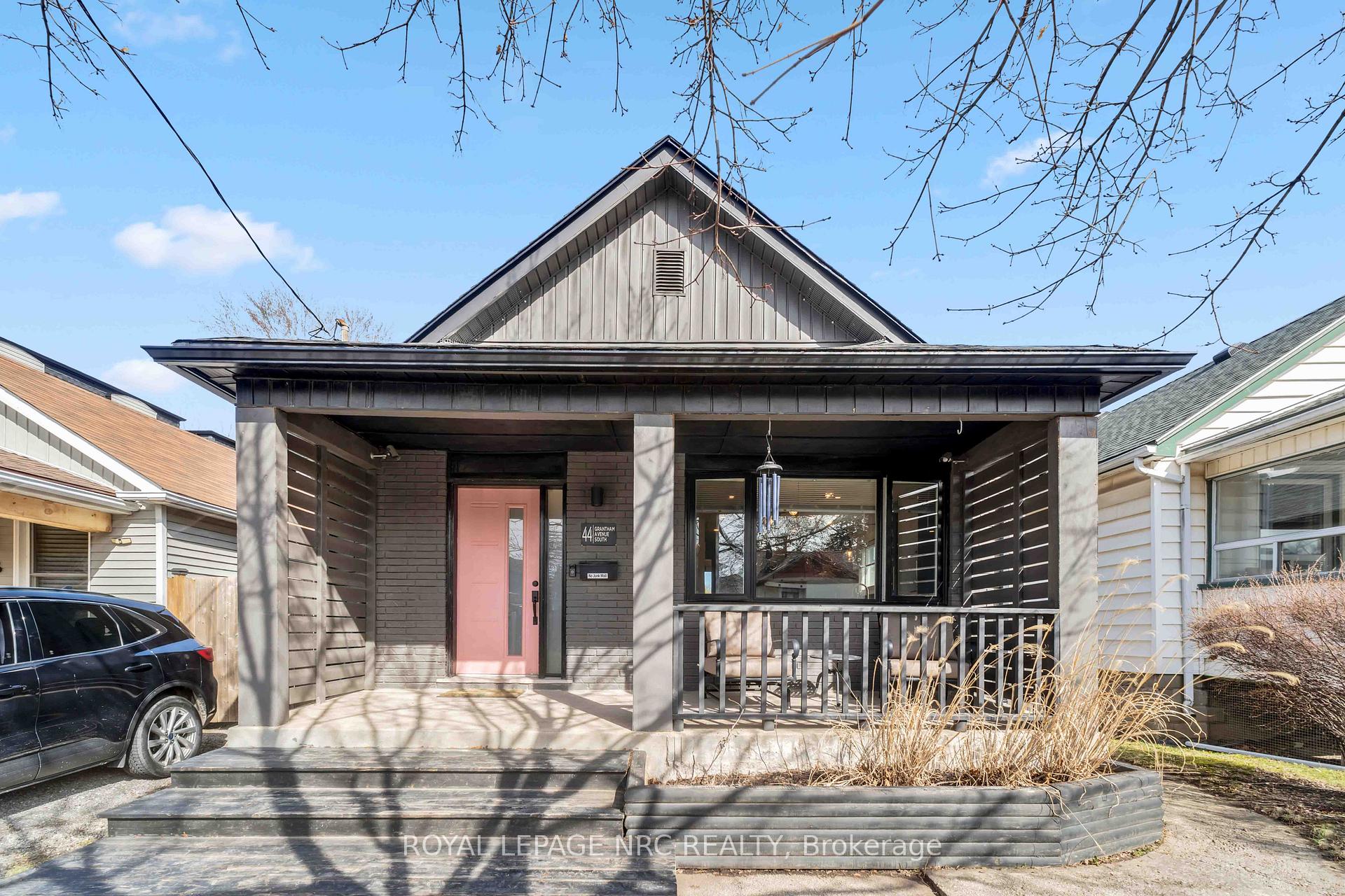 Front of 44 Grantham Avenue S