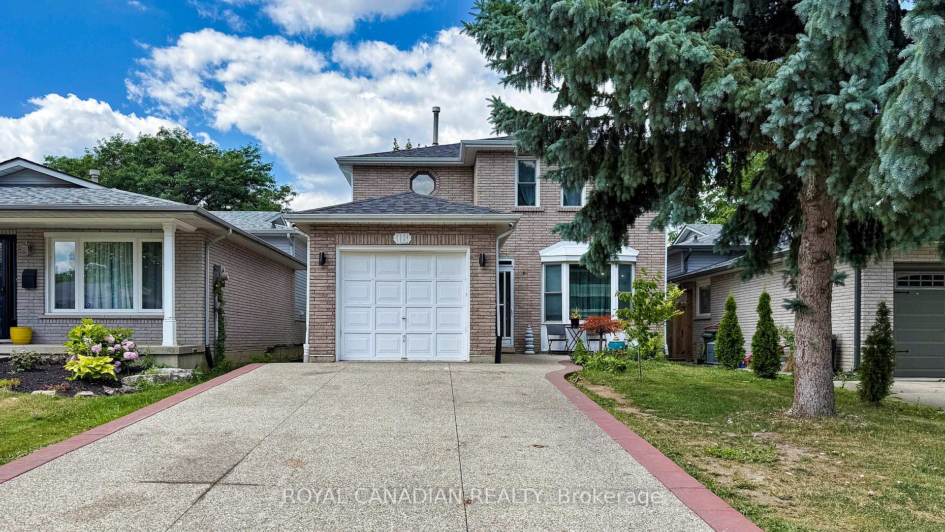 Front of 18 Millpond Place