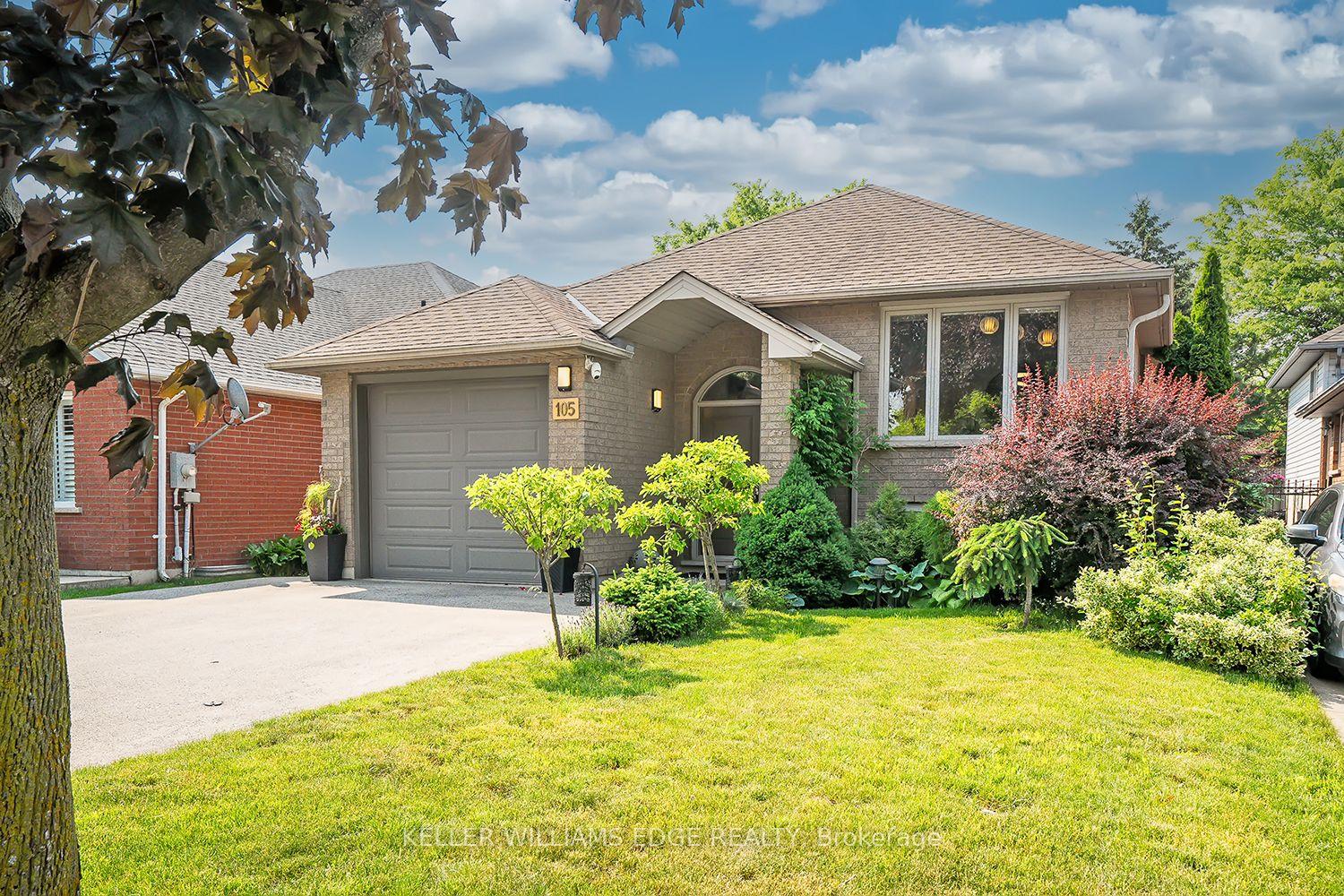 Photo 2 of 105 Glenhollow Drive, Hamilton, Stoney Creek Mountain — HOMEH
