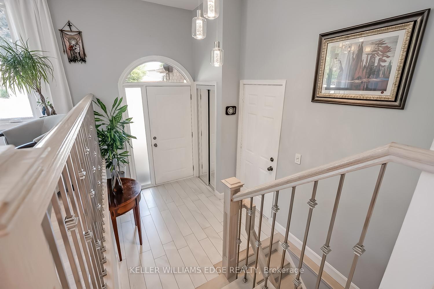 Photo 5 of 105 Glenhollow Drive, Hamilton, Stoney Creek Mountain — HOMEH