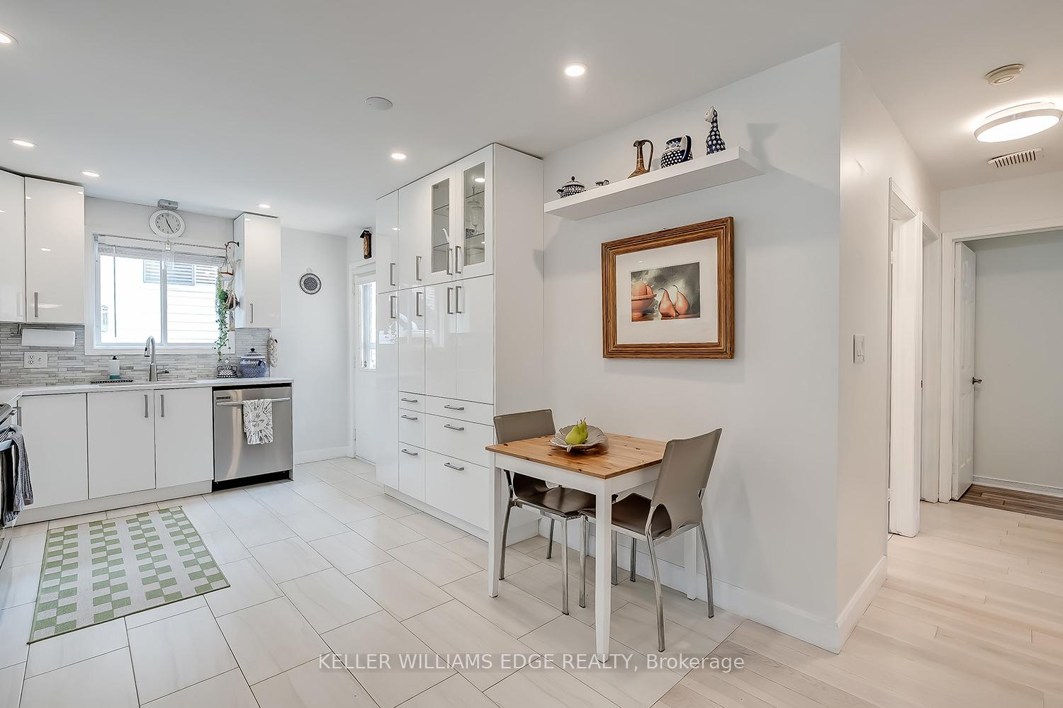 Photo 13 of 105 Glenhollow Drive, Hamilton, Stoney Creek Mountain — HOMEH