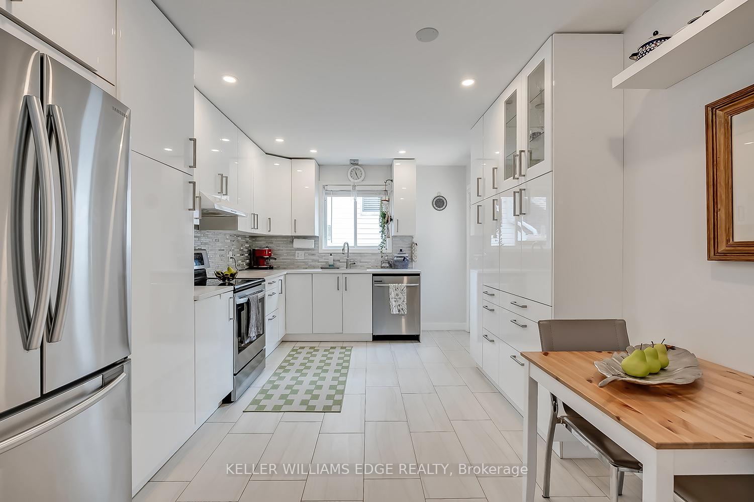 Photo 14 of 105 Glenhollow Drive, Hamilton, Stoney Creek Mountain — HOMEH
