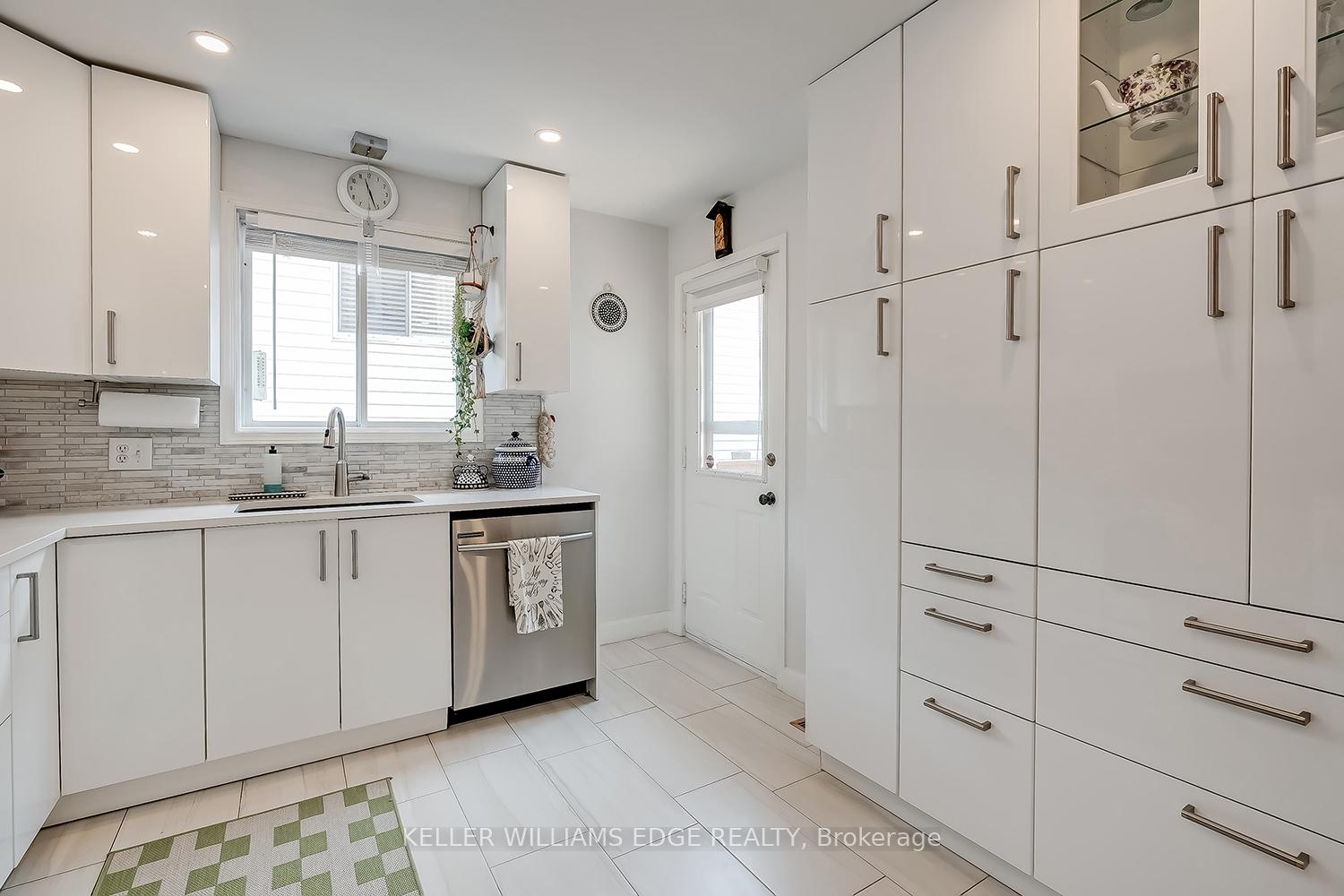 Photo 15 of 105 Glenhollow Drive, Hamilton, Stoney Creek Mountain — HOMEH