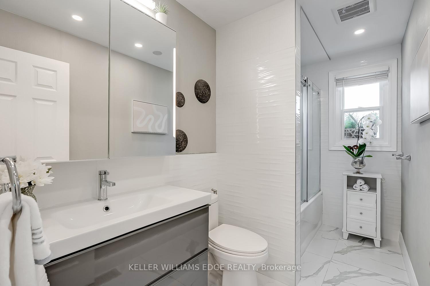 Photo 23 of 105 Glenhollow Drive, Hamilton, Stoney Creek Mountain — HOMEH