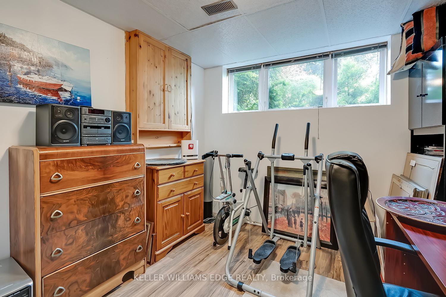 Photo 32 of 105 Glenhollow Drive, Hamilton, Stoney Creek Mountain — HOMEH