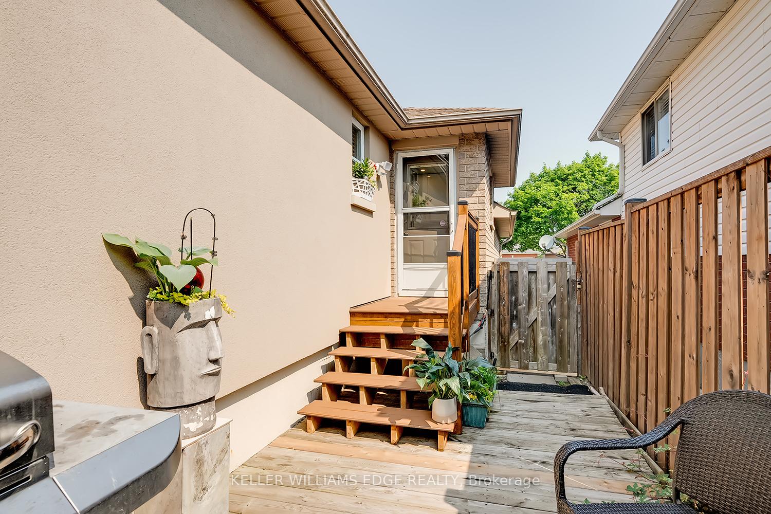 Photo 33 of 105 Glenhollow Drive, Hamilton, Stoney Creek Mountain — HOMEH