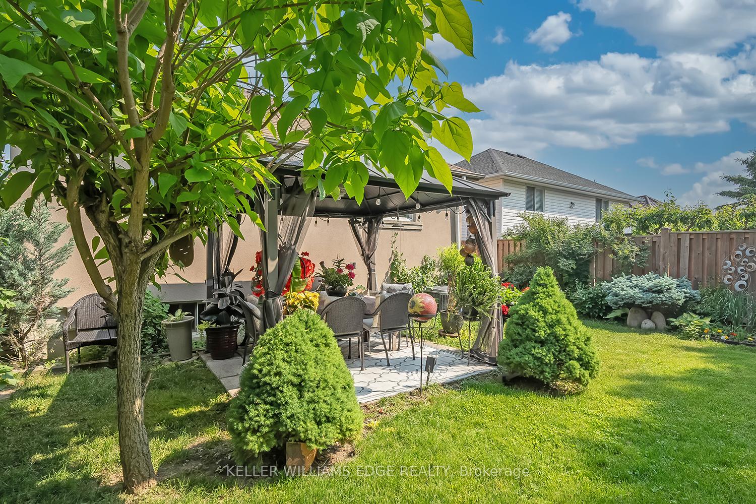 Photo 35 of 105 Glenhollow Drive, Hamilton, Stoney Creek Mountain — HOMEH