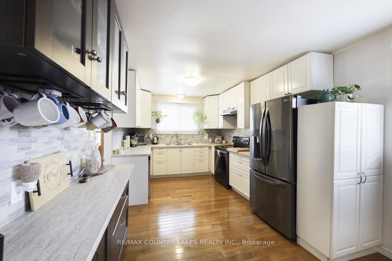 Photo 11 of 228 Lakeland Crescent, Brock, Beaverton — HOMEH