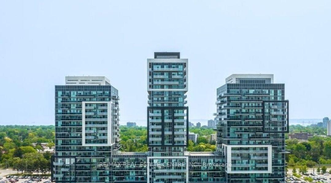 Front of Unit 1707, 2081 Fairview Street
