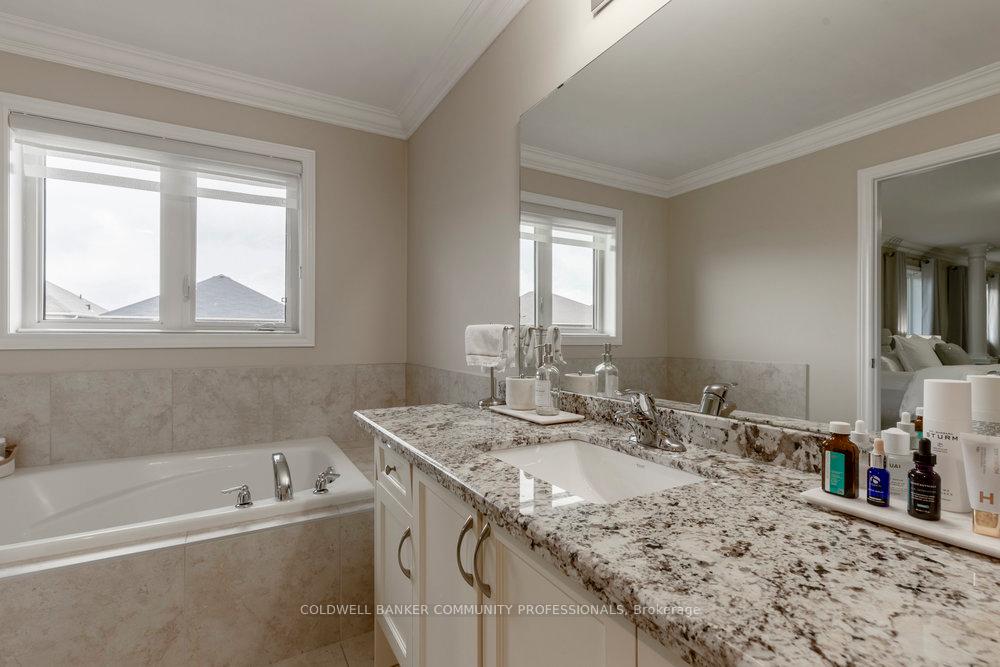 Photo 29 of 51 Weaver Drive, Hamilton, Meadowlands — HOMEH