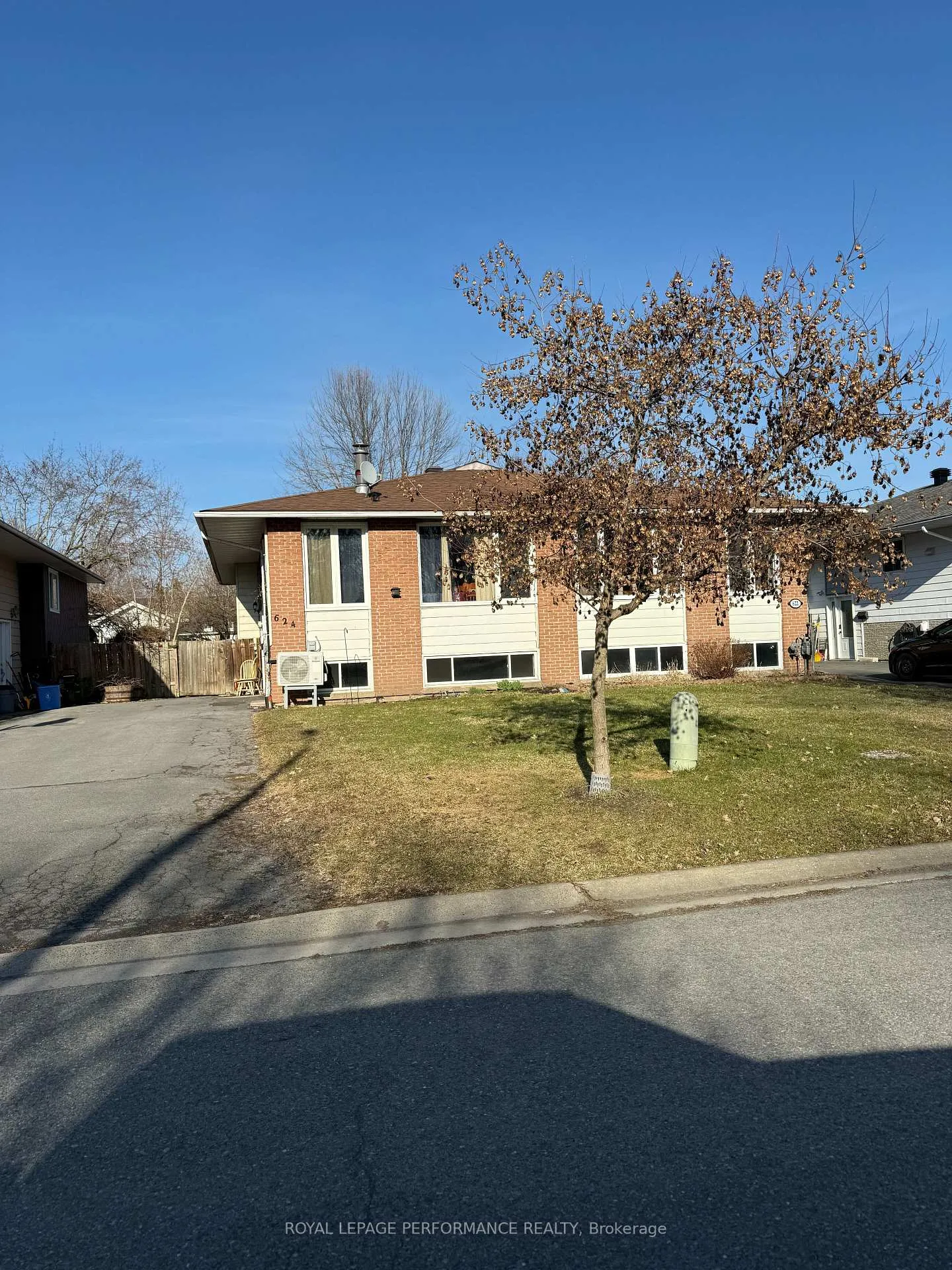 Front of 624 Dundas Crescent