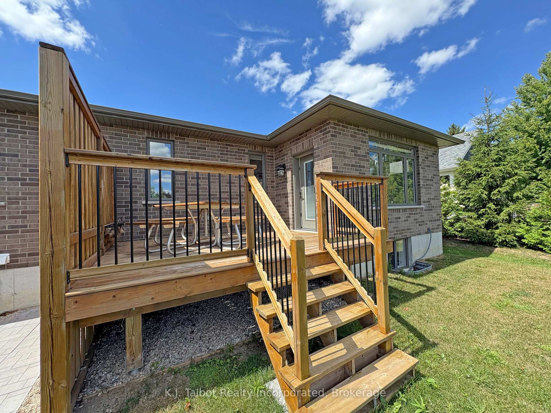 Photo 34 of 339 South Street S, Goderich, Goderich (Town) — HOMEH