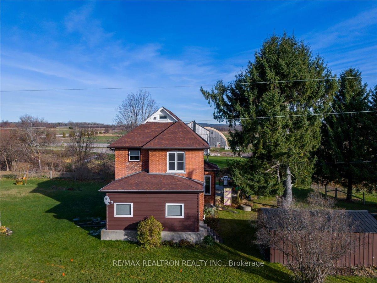 Front of 236787 13 Grey Road