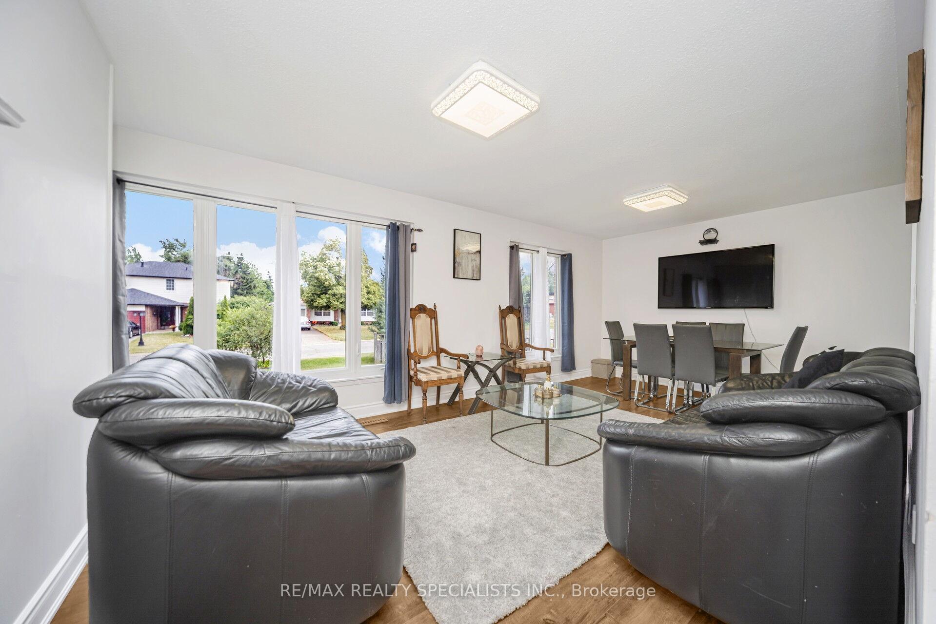 Photo 6 of 2 Dunster Crescent, Brampton, Southgate — HOMEH