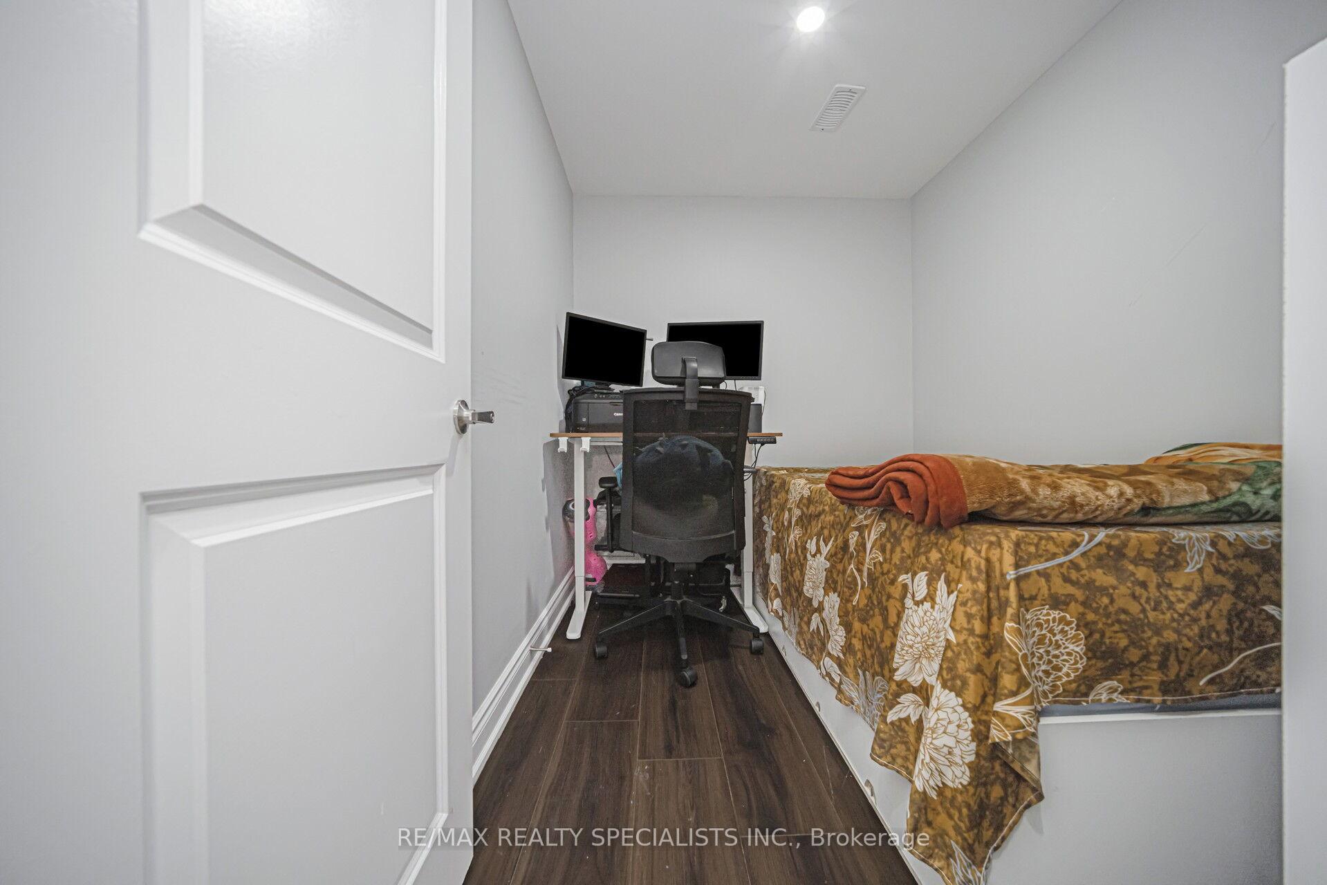 Photo 35 of 2 Dunster Crescent, Brampton, Southgate — HOMEH