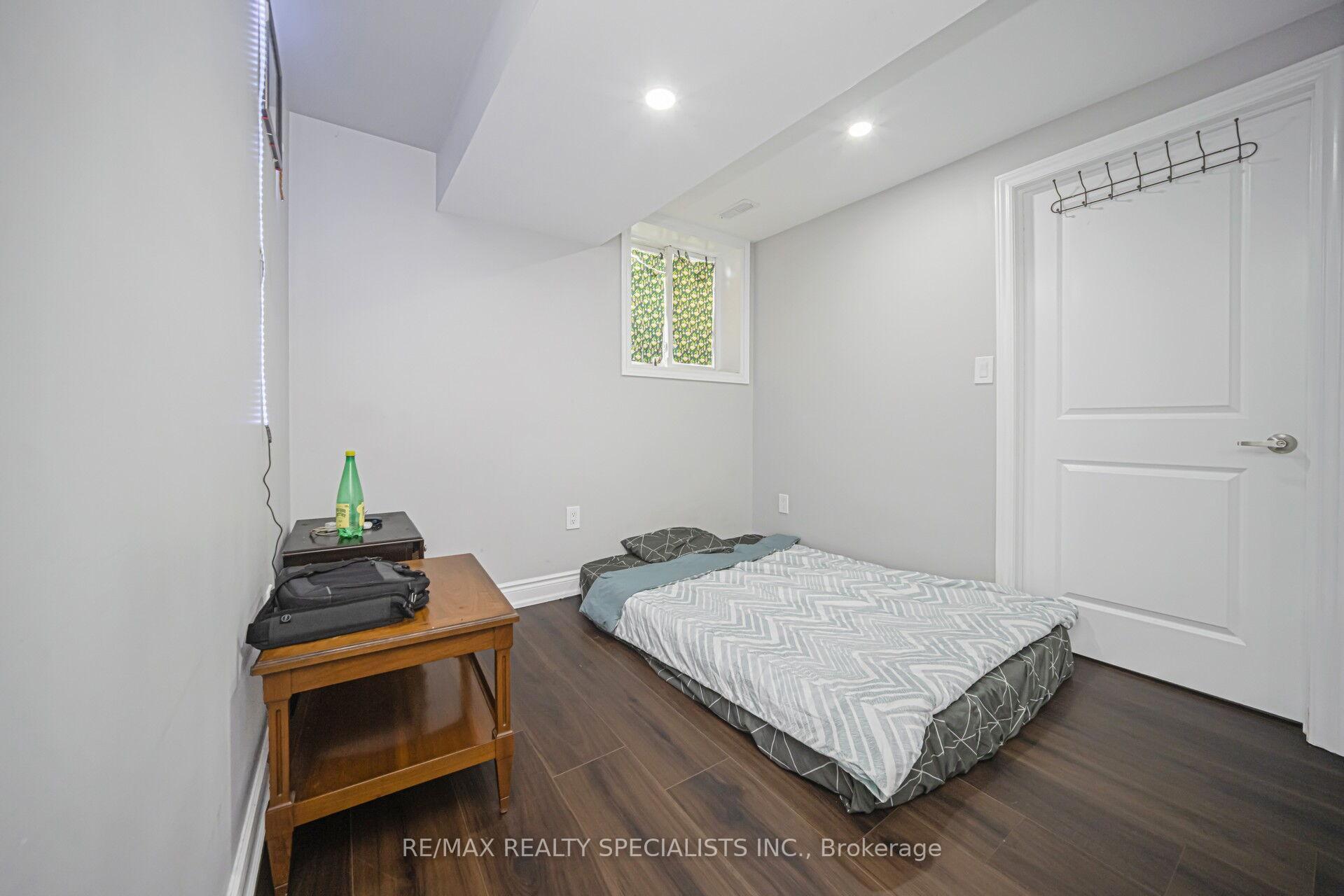 Photo 37 of 2 Dunster Crescent, Brampton, Southgate — HOMEH