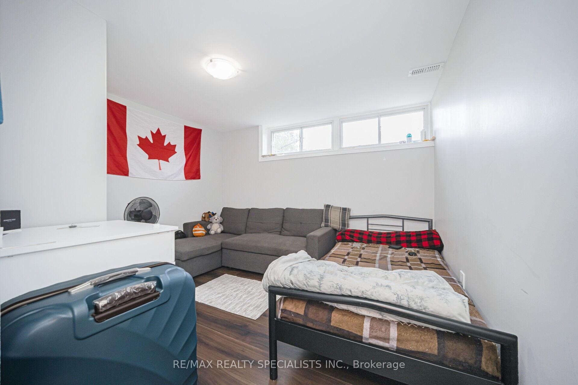 Photo 28 of 2 Dunster Crescent, Brampton, Southgate — HOMEH