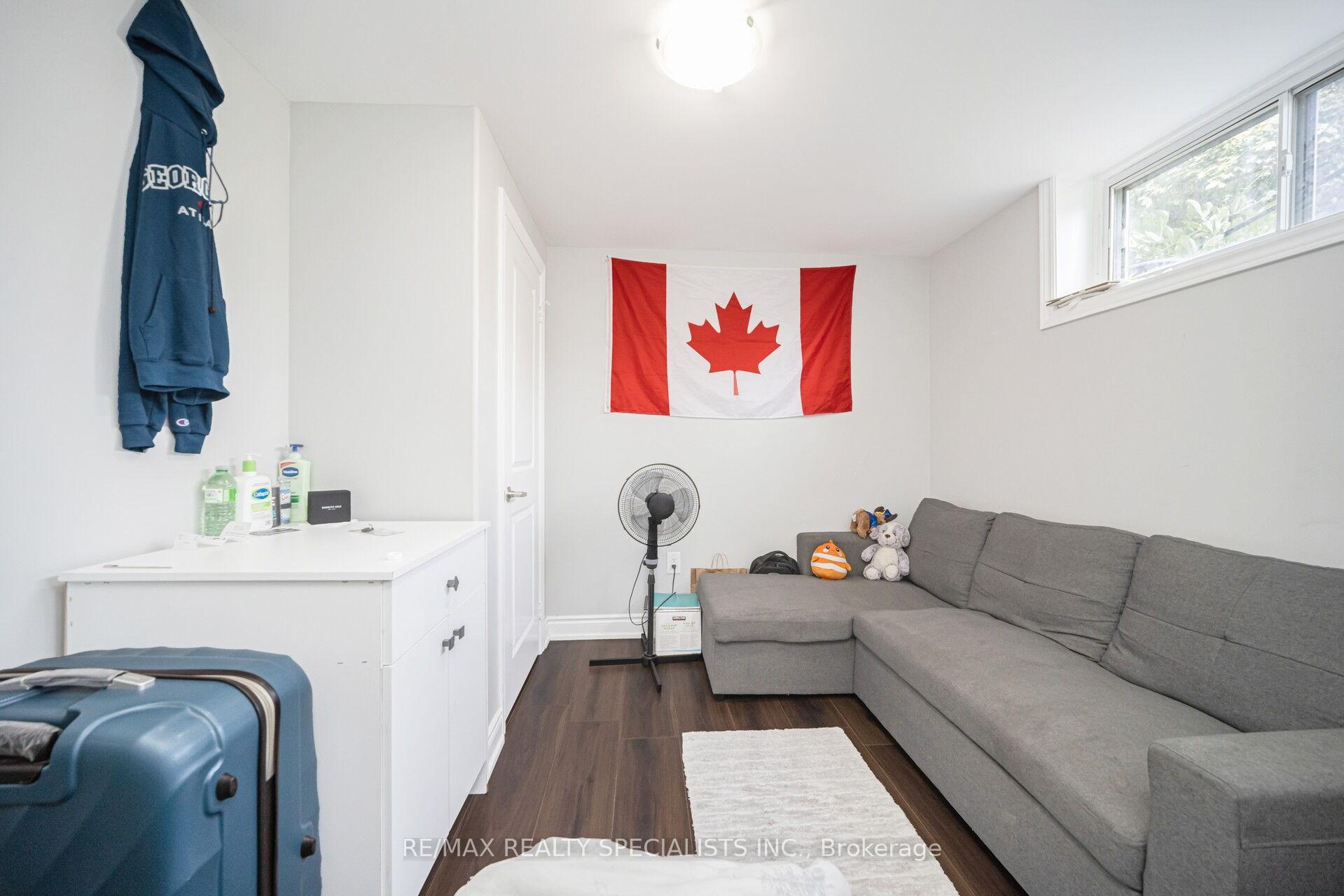 Photo 29 of 2 Dunster Crescent, Brampton, Southgate — HOMEH