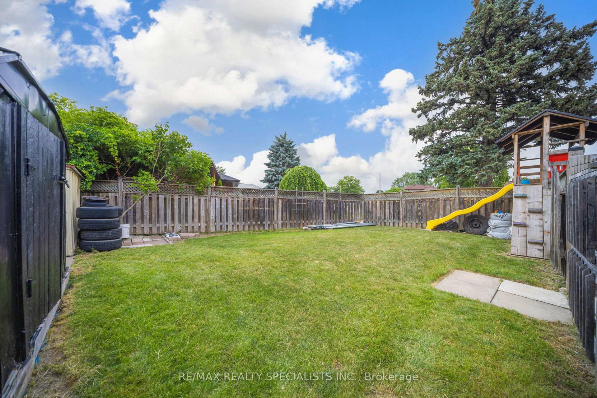 Photo 39 of 2 Dunster Crescent, Brampton, Southgate — HOMEH