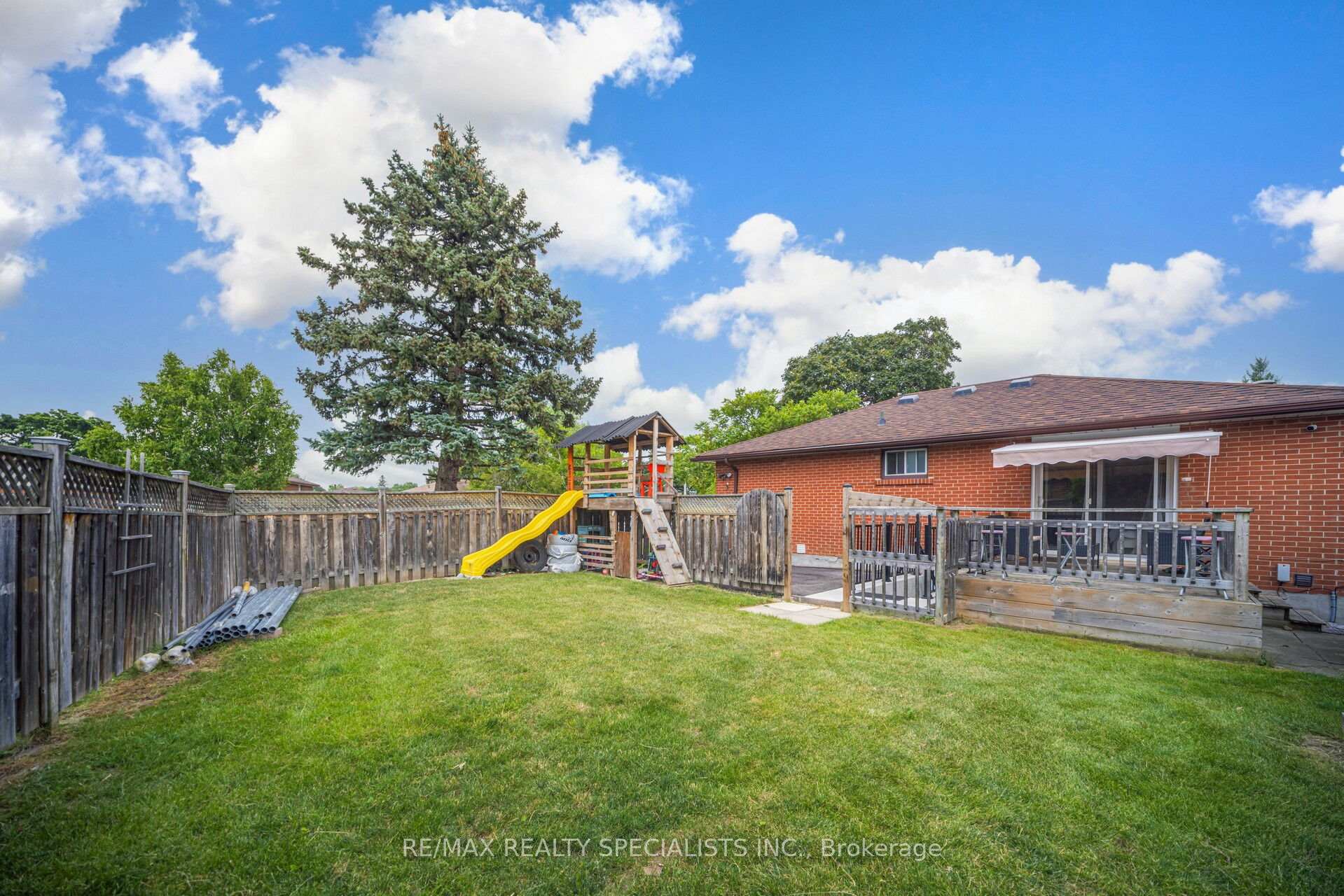 Photo 40 of 2 Dunster Crescent, Brampton, Southgate — HOMEH