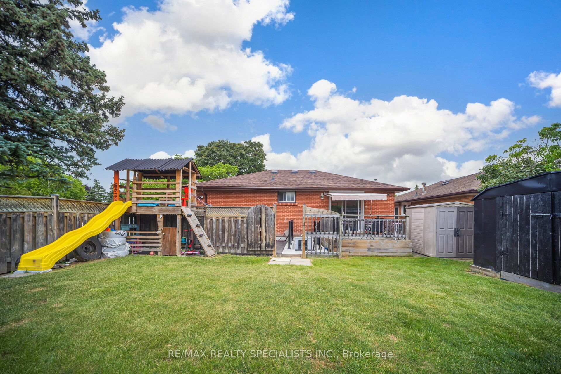 Photo 26 of 2 Dunster Crescent, Brampton, Southgate — HOMEH