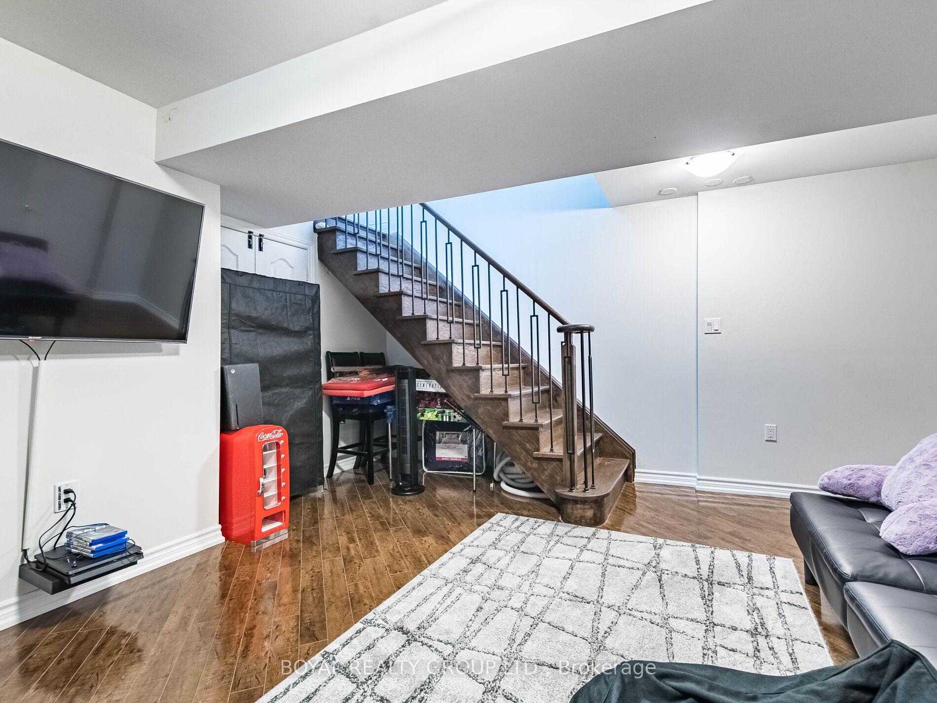 Photo 21 of 13 Crevice Gate, Brampton, Sandringham-Wellington — HOMEH