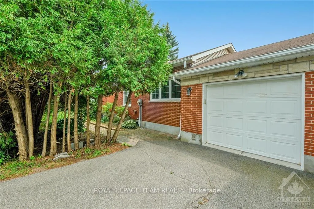 Photo 2 of 1133 Normandy Crescent, Ottawa, Borden Farm/Stewart Farm/Carleton Heights/Parkwood Hills — HOMEH