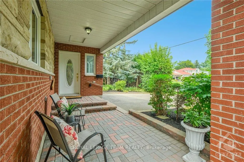 Photo 3 of 1133 Normandy Crescent, Ottawa, Borden Farm/Stewart Farm/Carleton Heights/Parkwood Hills — HOMEH
