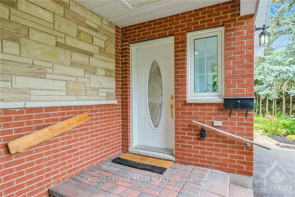Photo 4 of 1133 Normandy Crescent, Ottawa, Borden Farm/Stewart Farm/Carleton Heights/Parkwood Hills — HOMEH