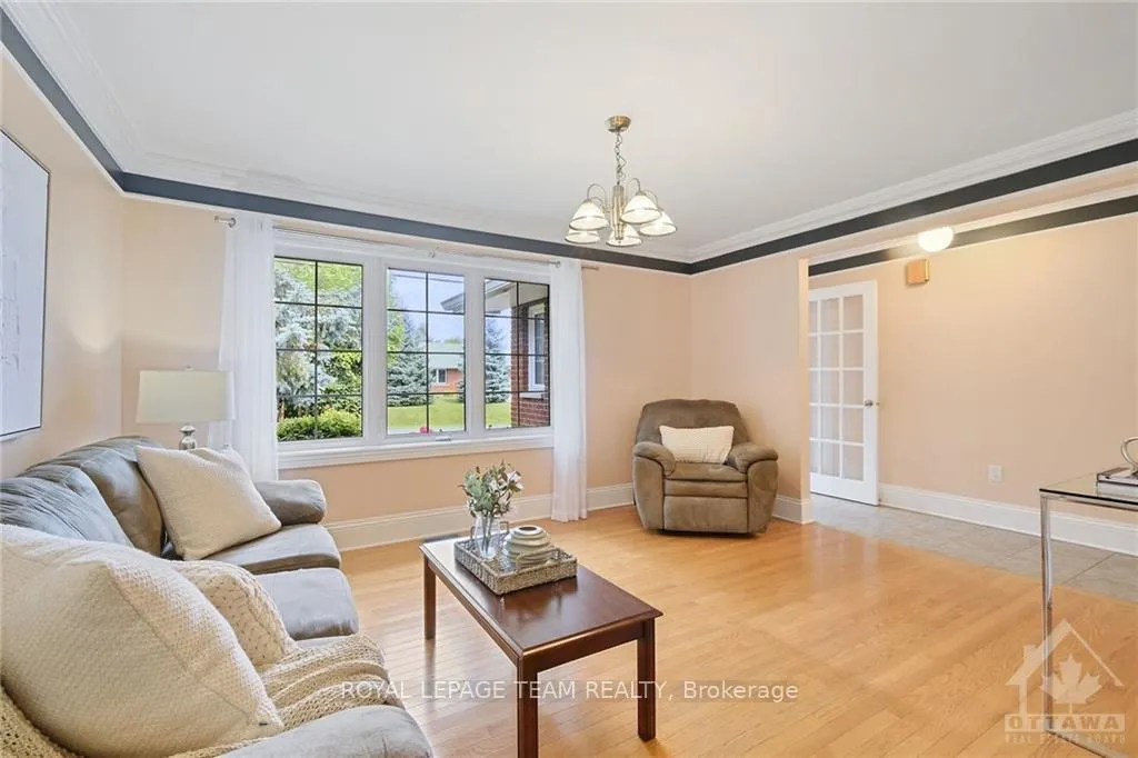 Photo 8 of 1133 Normandy Crescent, Ottawa, Borden Farm/Stewart Farm/Carleton Heights/Parkwood Hills — HOMEH