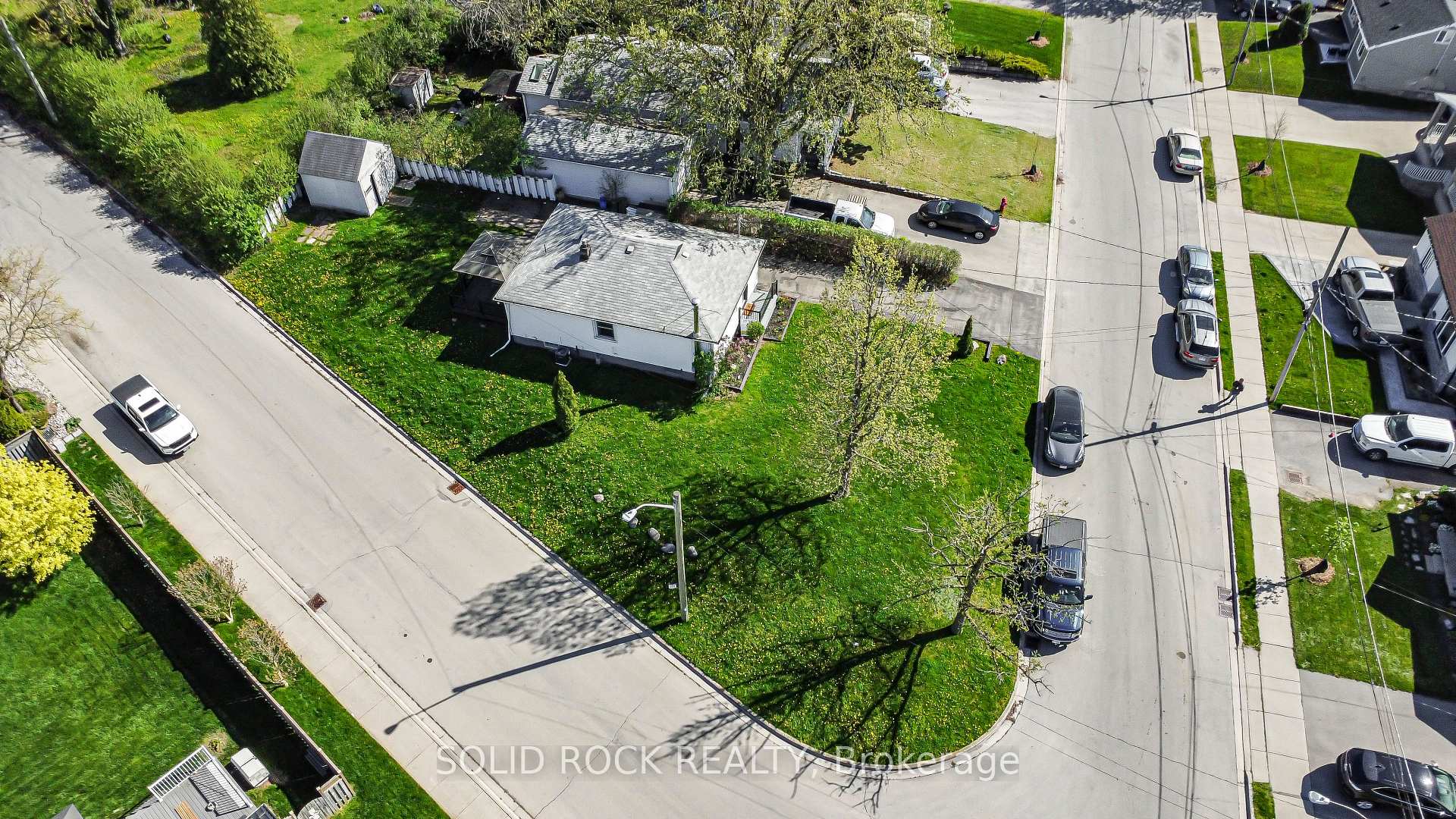 Photo 23 of 60 Lincoln Road, Hamilton, Stoney Creek — HOMEH
