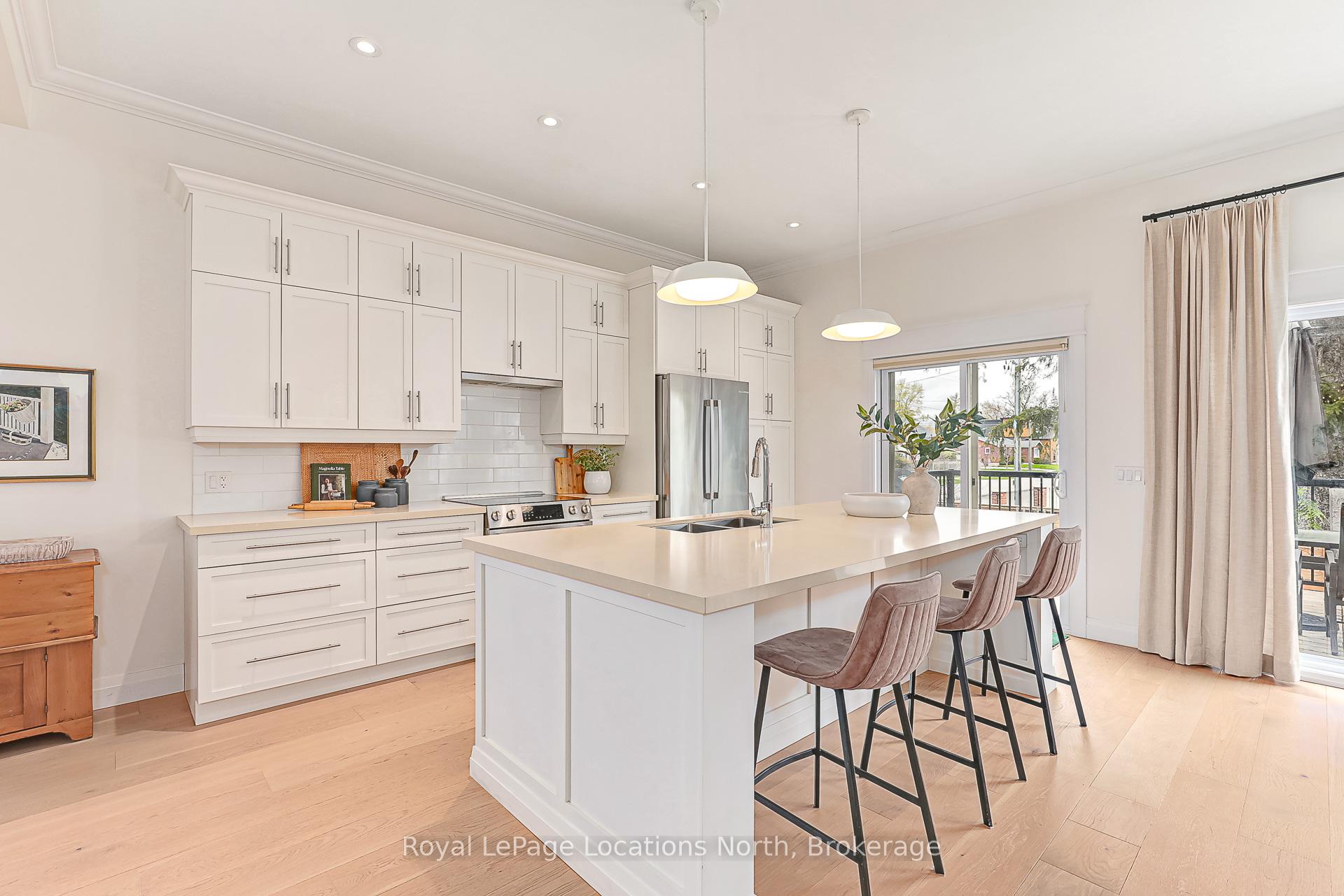 Photo 11 of 158 Cedar Street, Collingwood — HOMEH