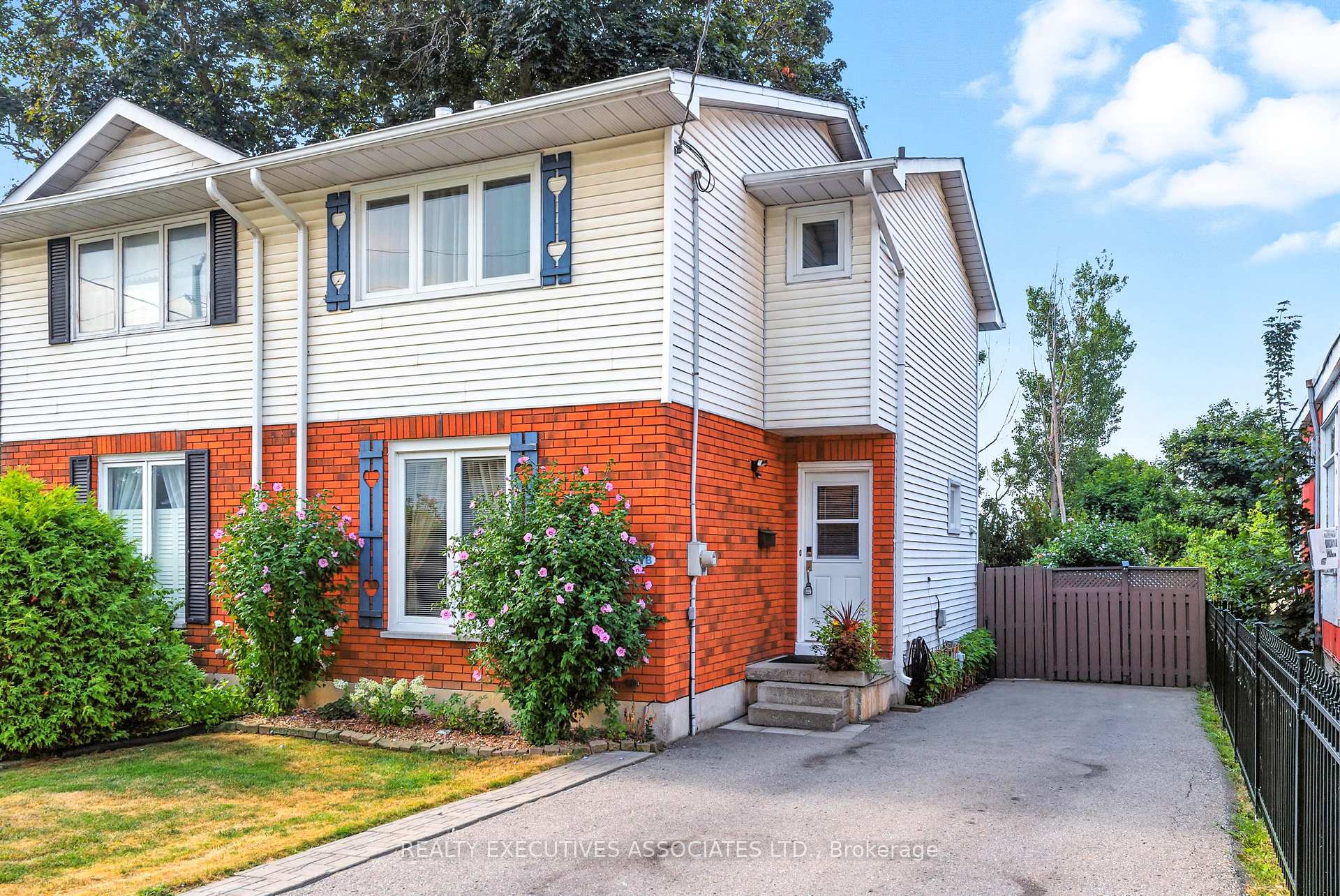 Photo 1 of 77B Queen Street, Clarington, Bowmanville — HOMEH