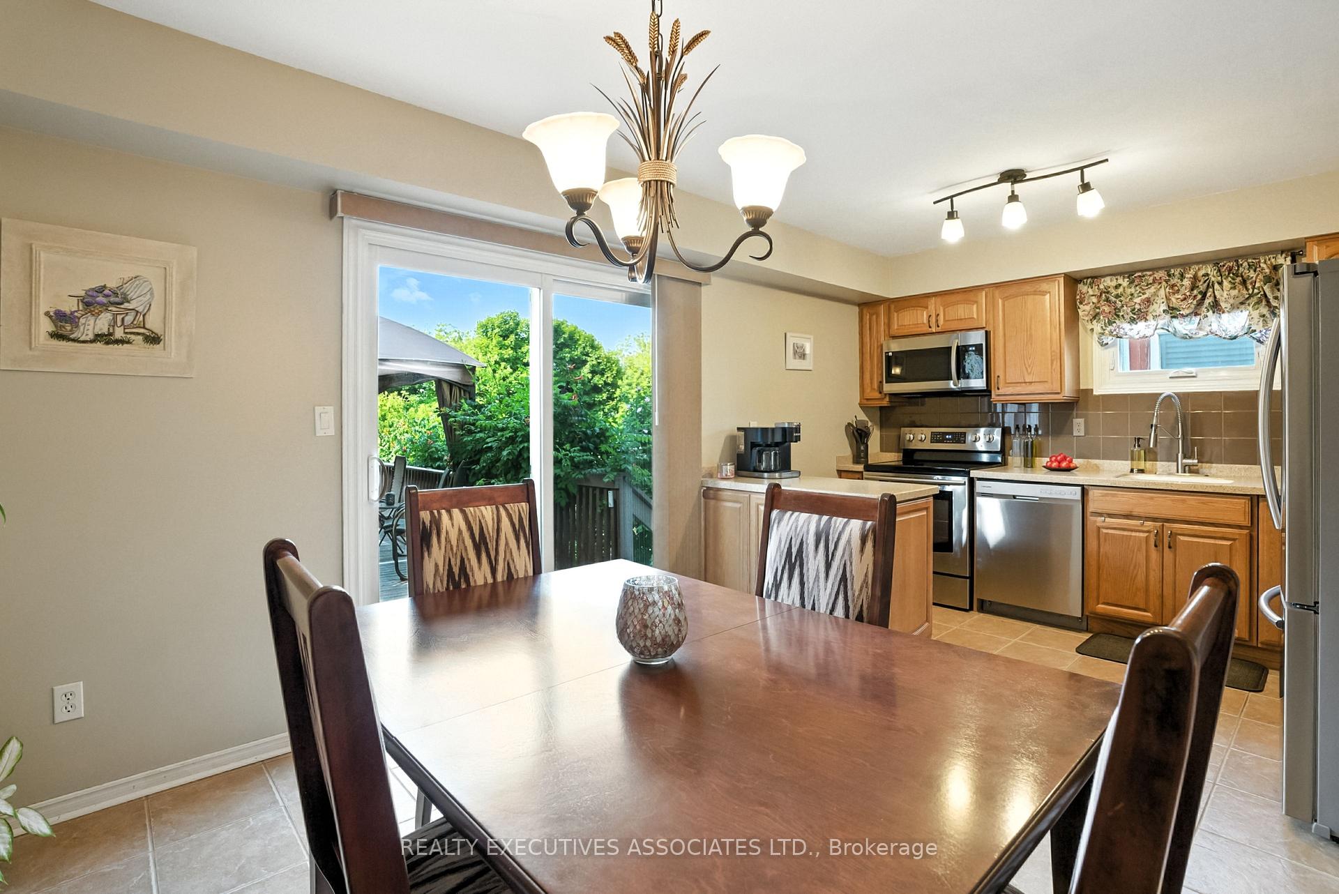 Photo 9 of 77B Queen Street, Clarington, Bowmanville — HOMEH