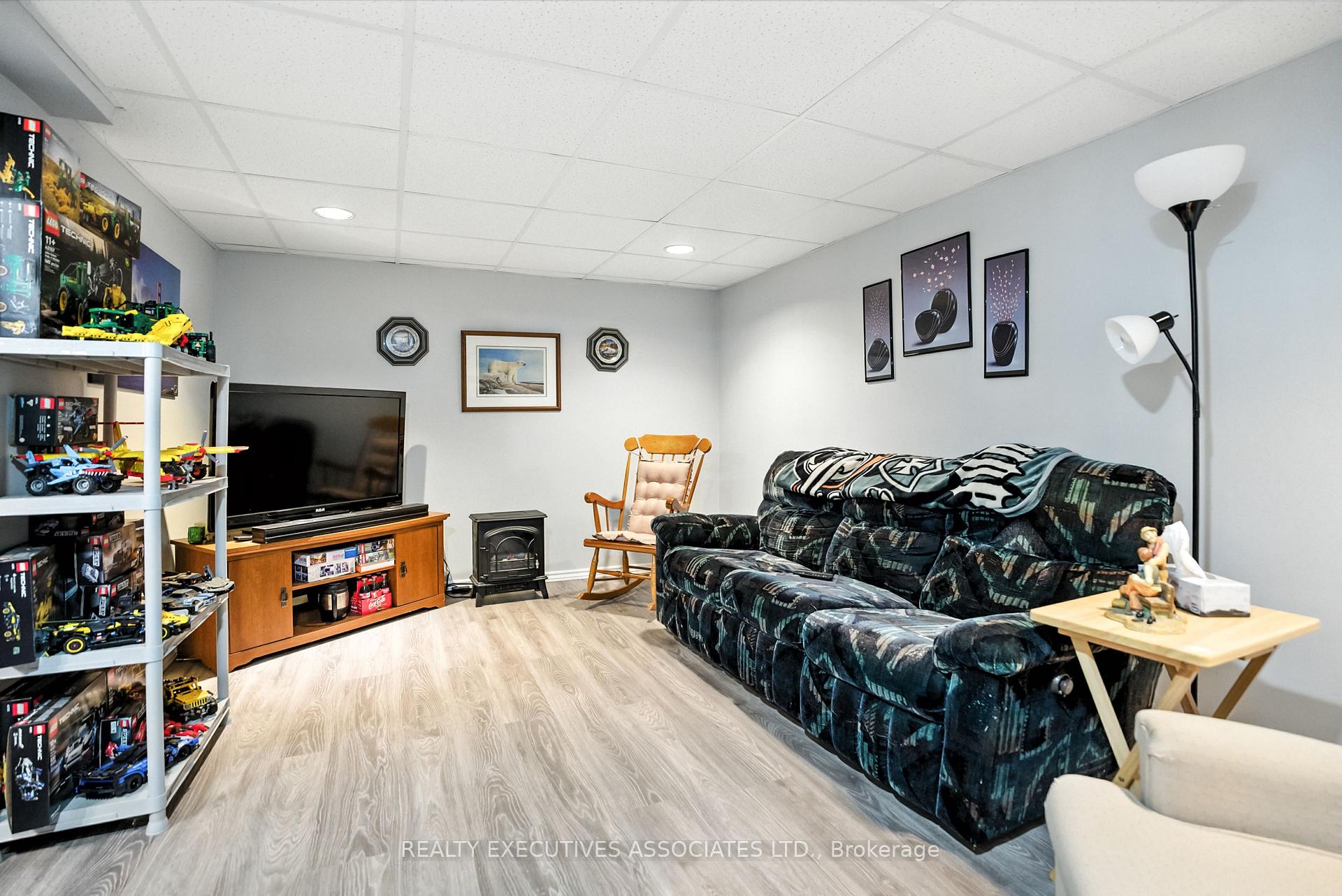 Photo 30 of 77B Queen Street, Clarington, Bowmanville — HOMEH