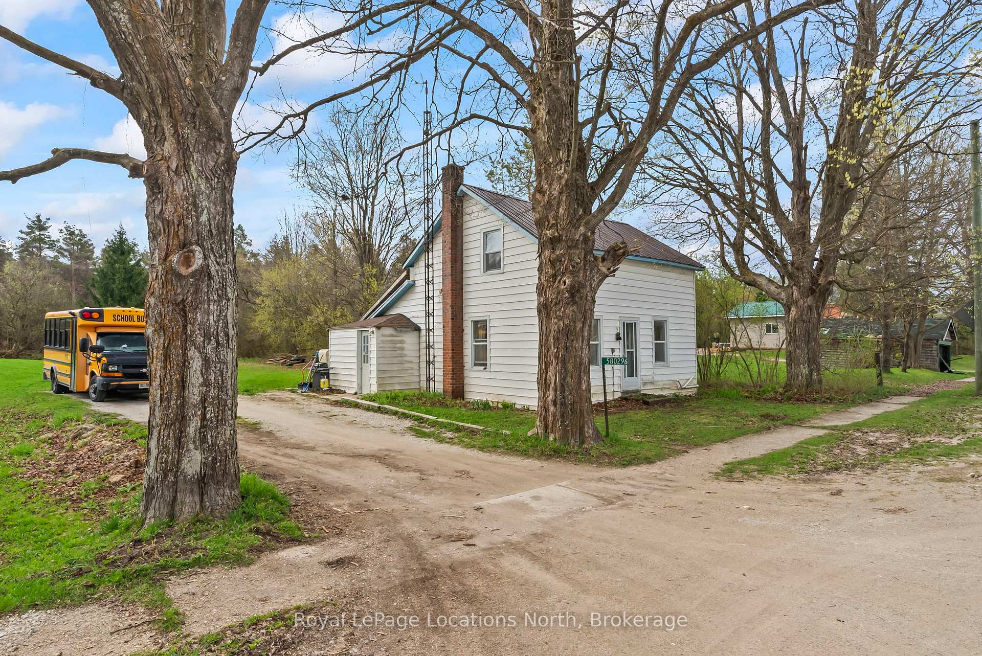Photo 1 of 580296 Sideroad 60, Chatsworth — HOMEH