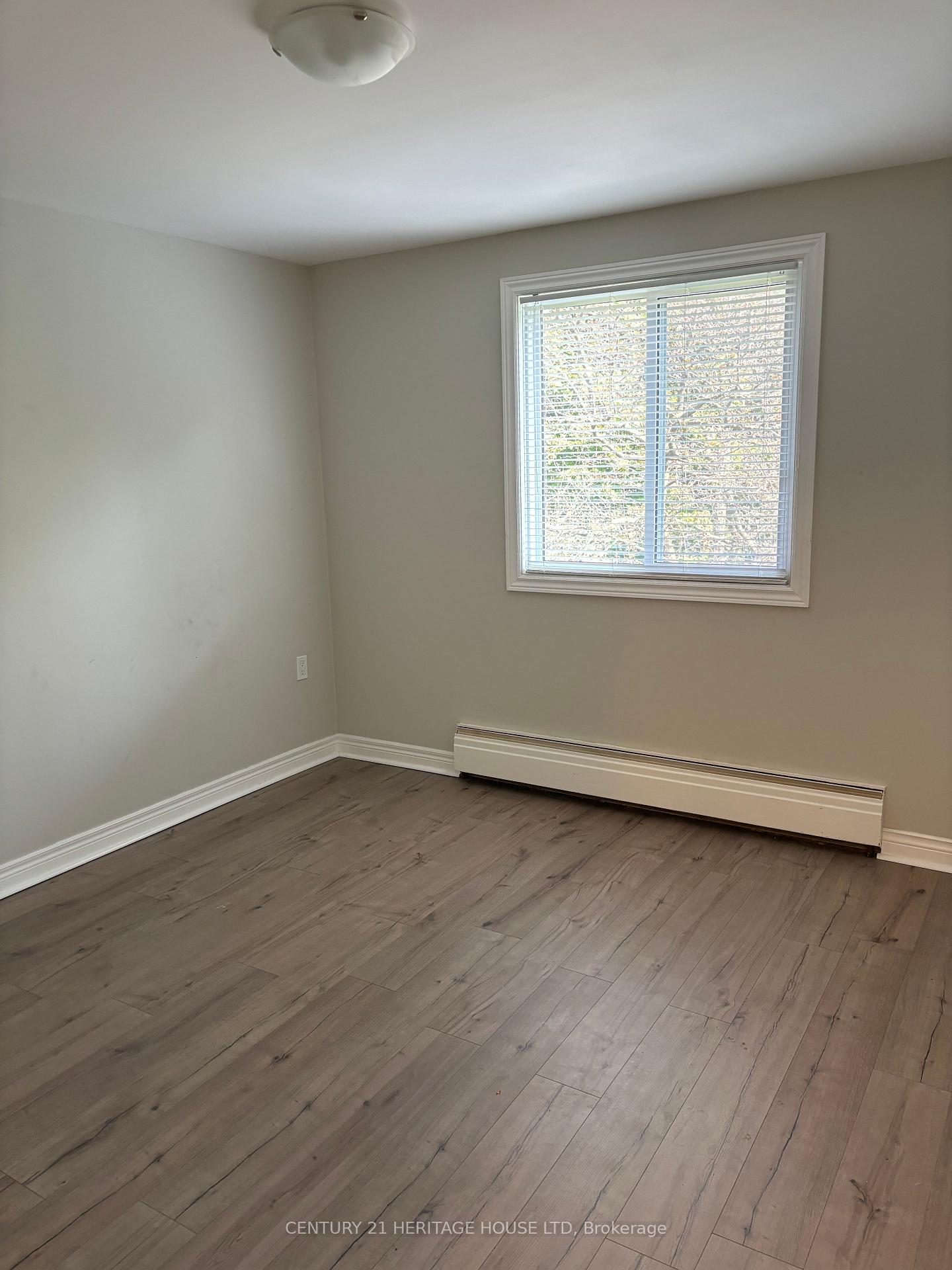 Photo 4 of Unit 304, 31 Parkside Drive, St. Thomas — HOMEH