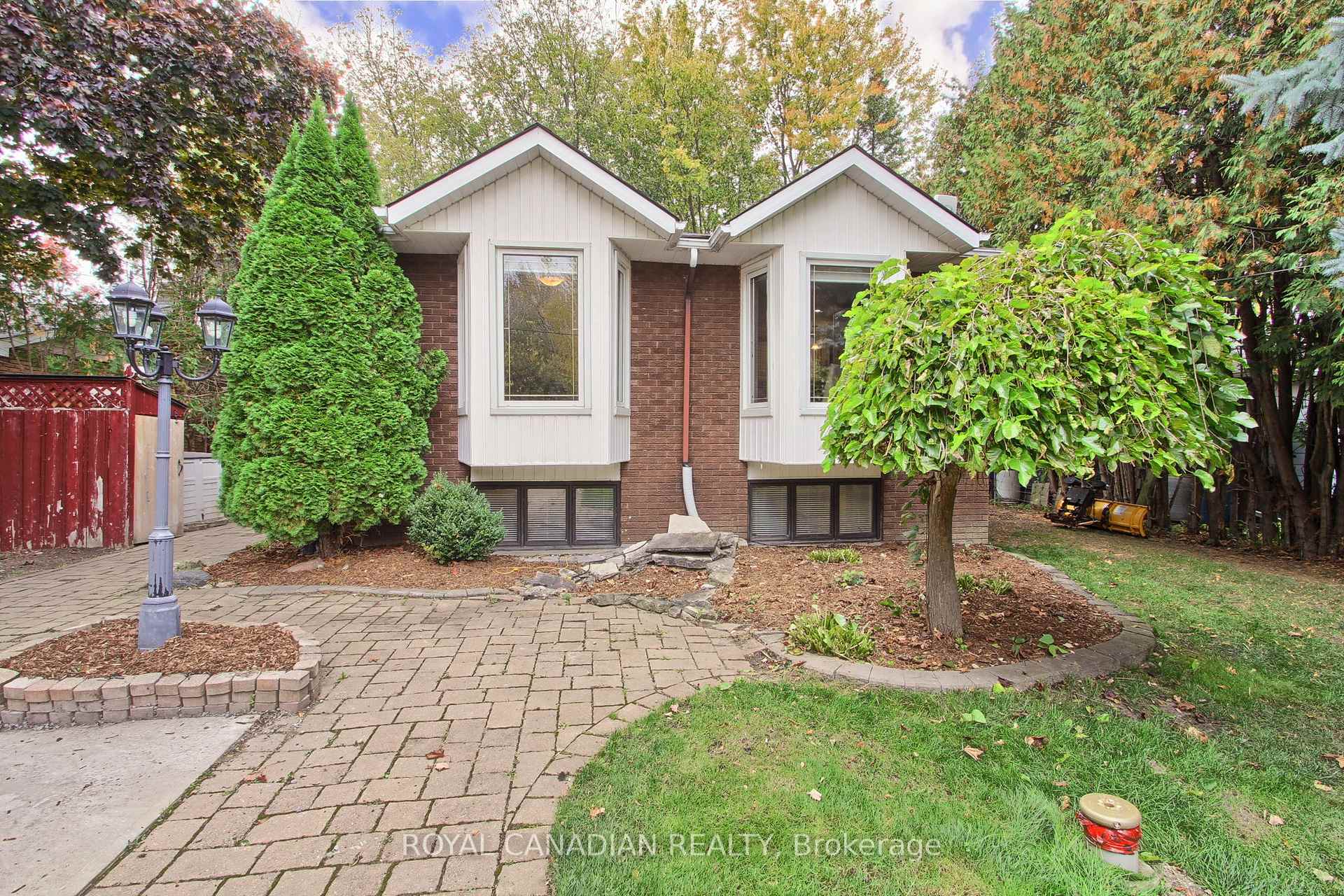 Front of 78 Twmarc Avenue