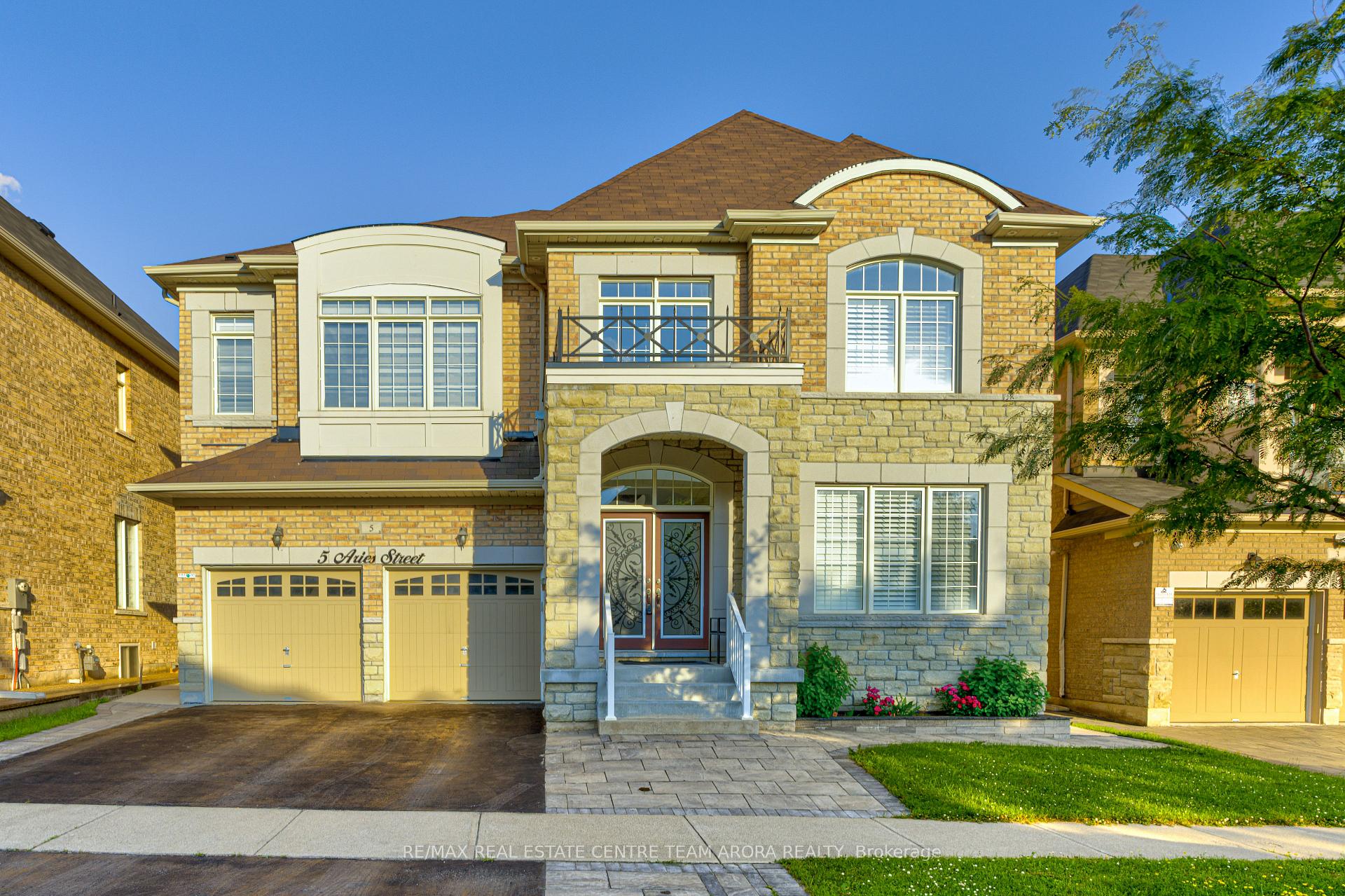 Front of 5 Aries Street